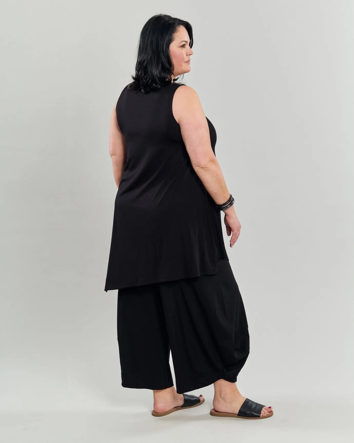 Women Alembika Plus<Ani Sleeveless Tunic Top, Black