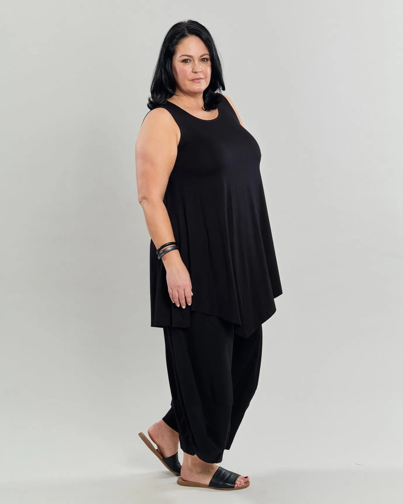 Women Alembika Plus<Ani Sleeveless Tunic Top, Black