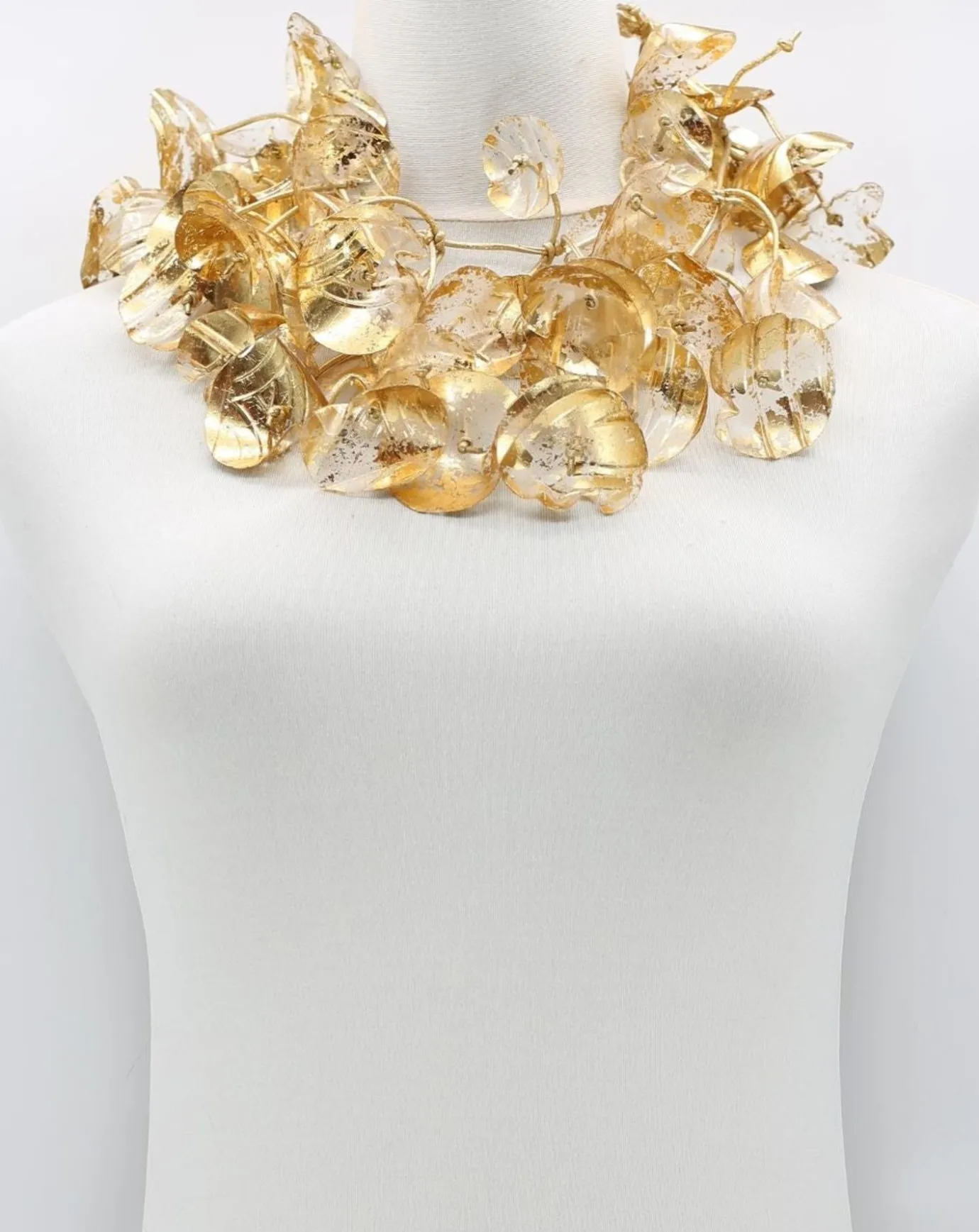 Women Alembika Accessories<Big Double Water Lily Necklace, Gold