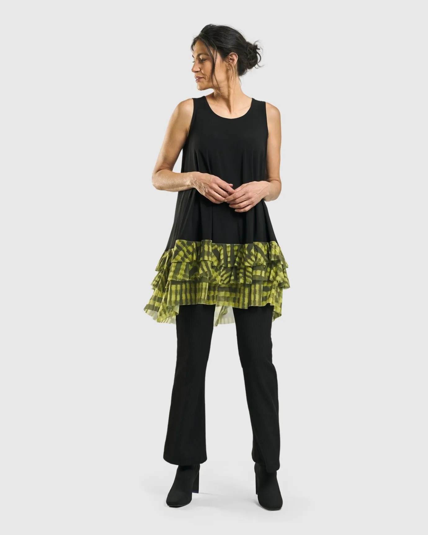 Women Alembika Plus<Busy Bee Sleeveless Tunic Top, Yellow