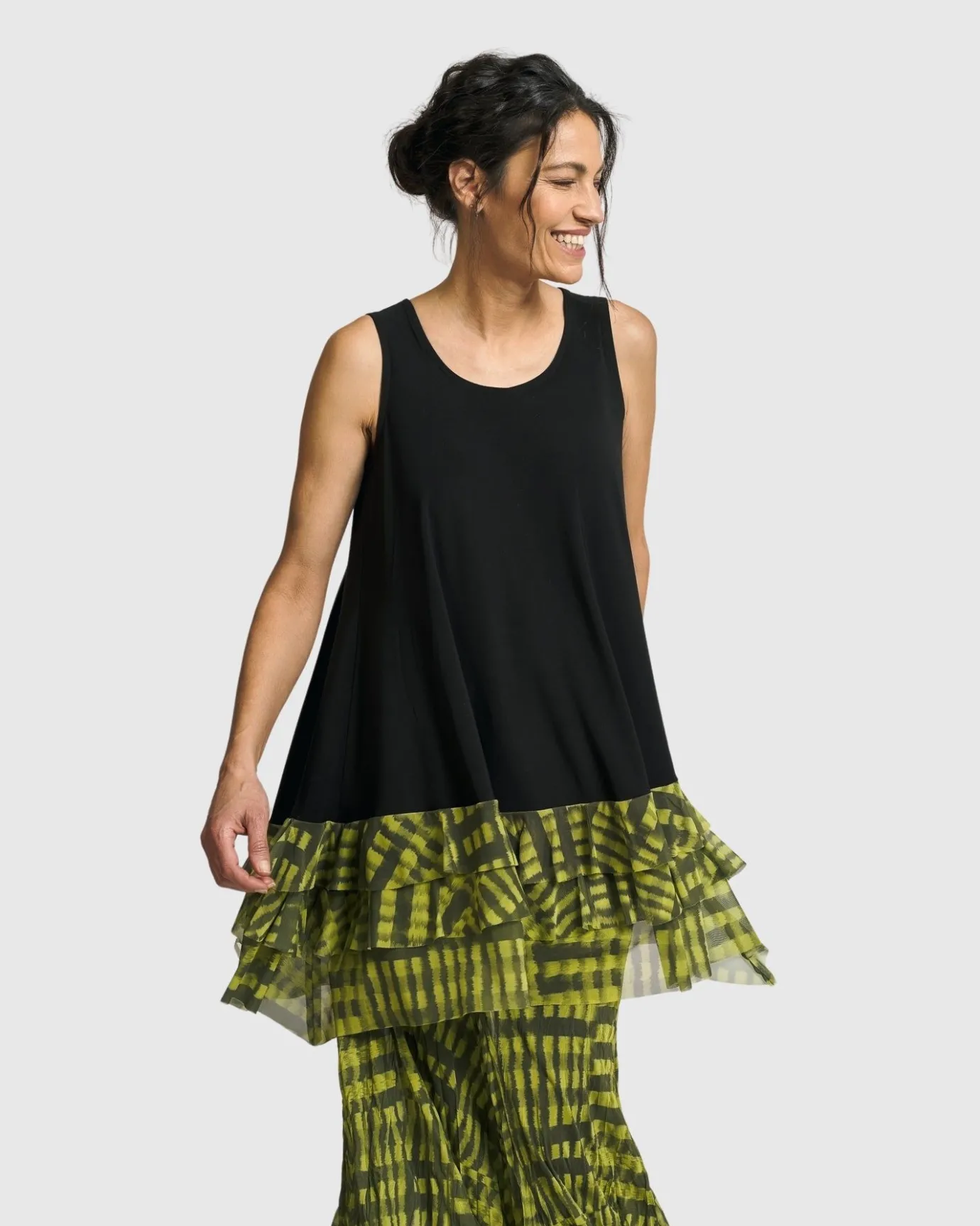 Women Alembika Plus<Busy Bee Sleeveless Tunic Top, Yellow