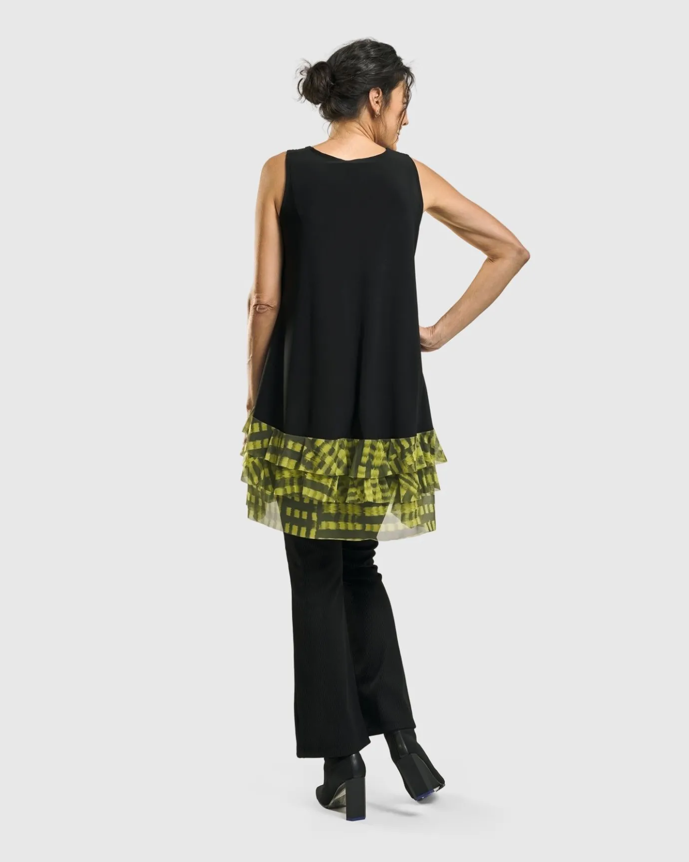 Women Alembika Plus<Busy Bee Sleeveless Tunic Top, Yellow