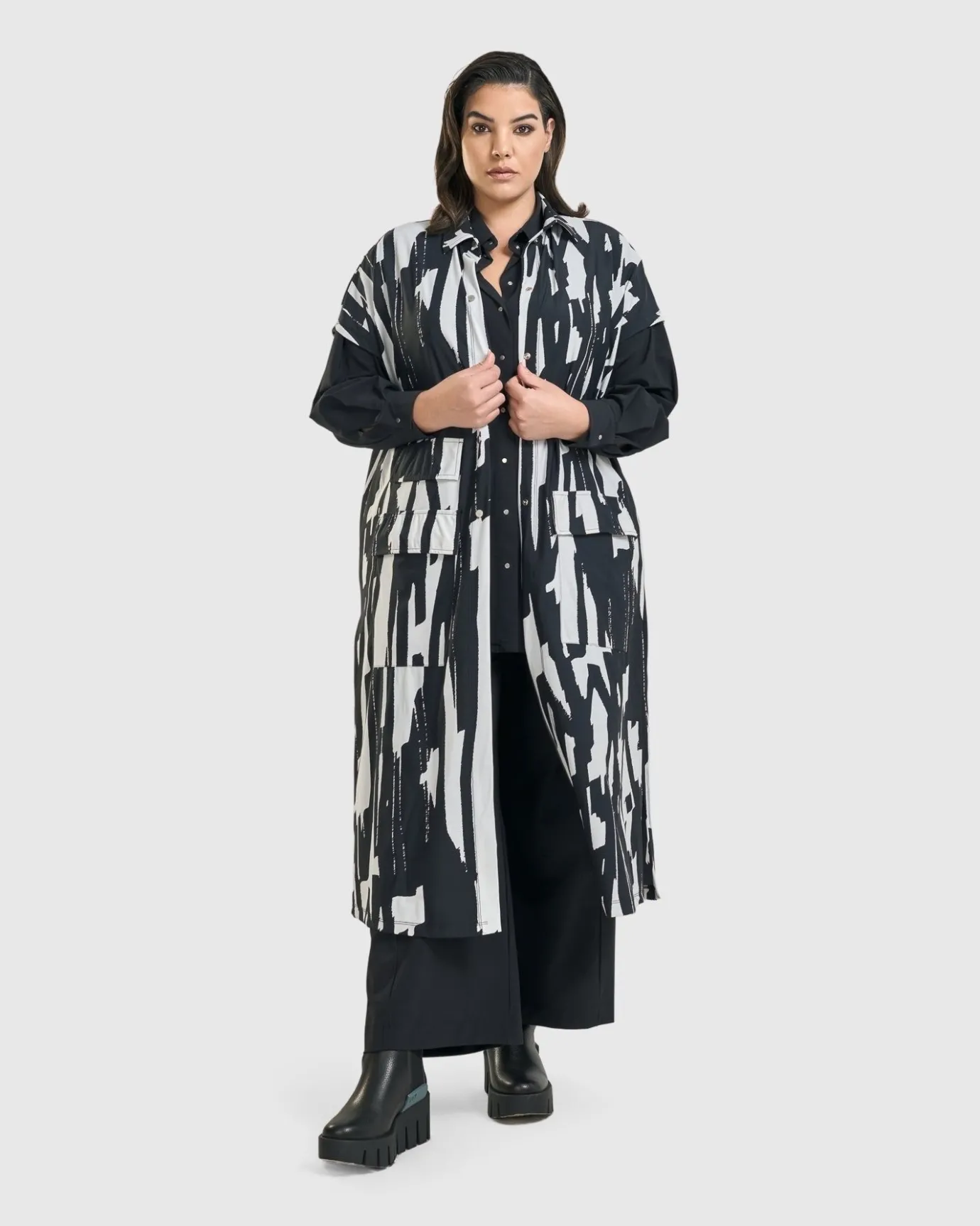 Women Alembika Plus<Cyber Short Sleeve Duster, Brush