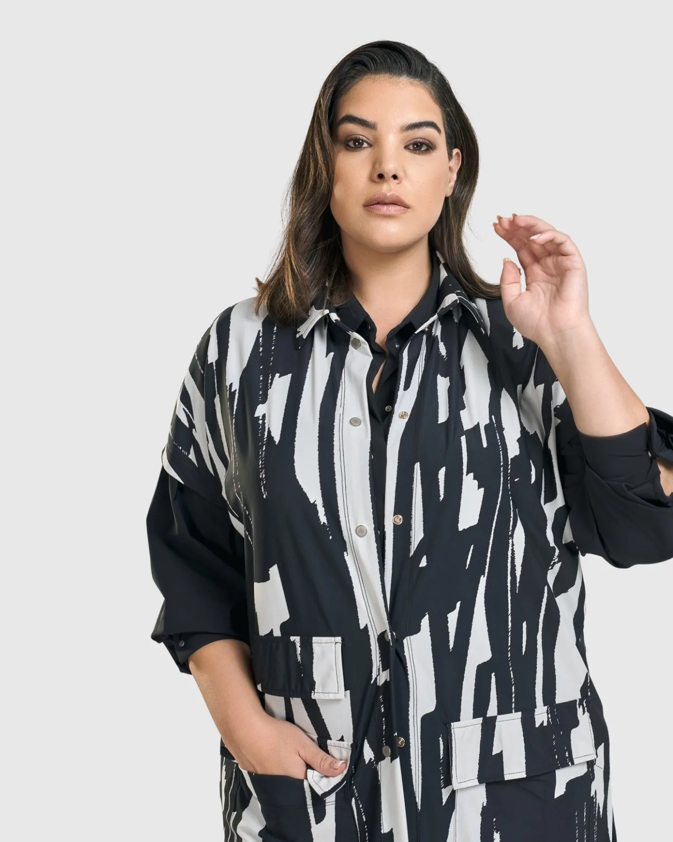 Women Alembika Plus<Cyber Short Sleeve Duster, Brush