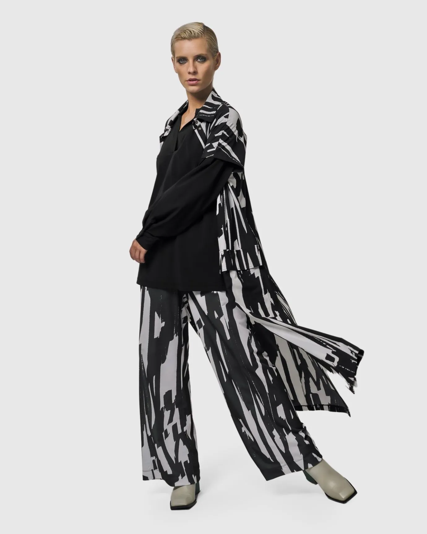 Women Alembika Plus<Cyber Short Sleeve Duster, Brush
