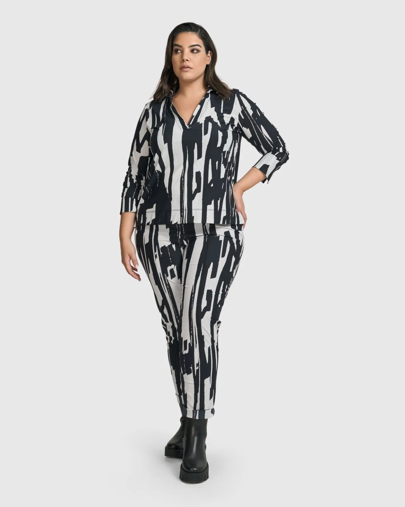 Women Alembika Tops & Tunics<Cyber V-Neck Pullover Top, Brush