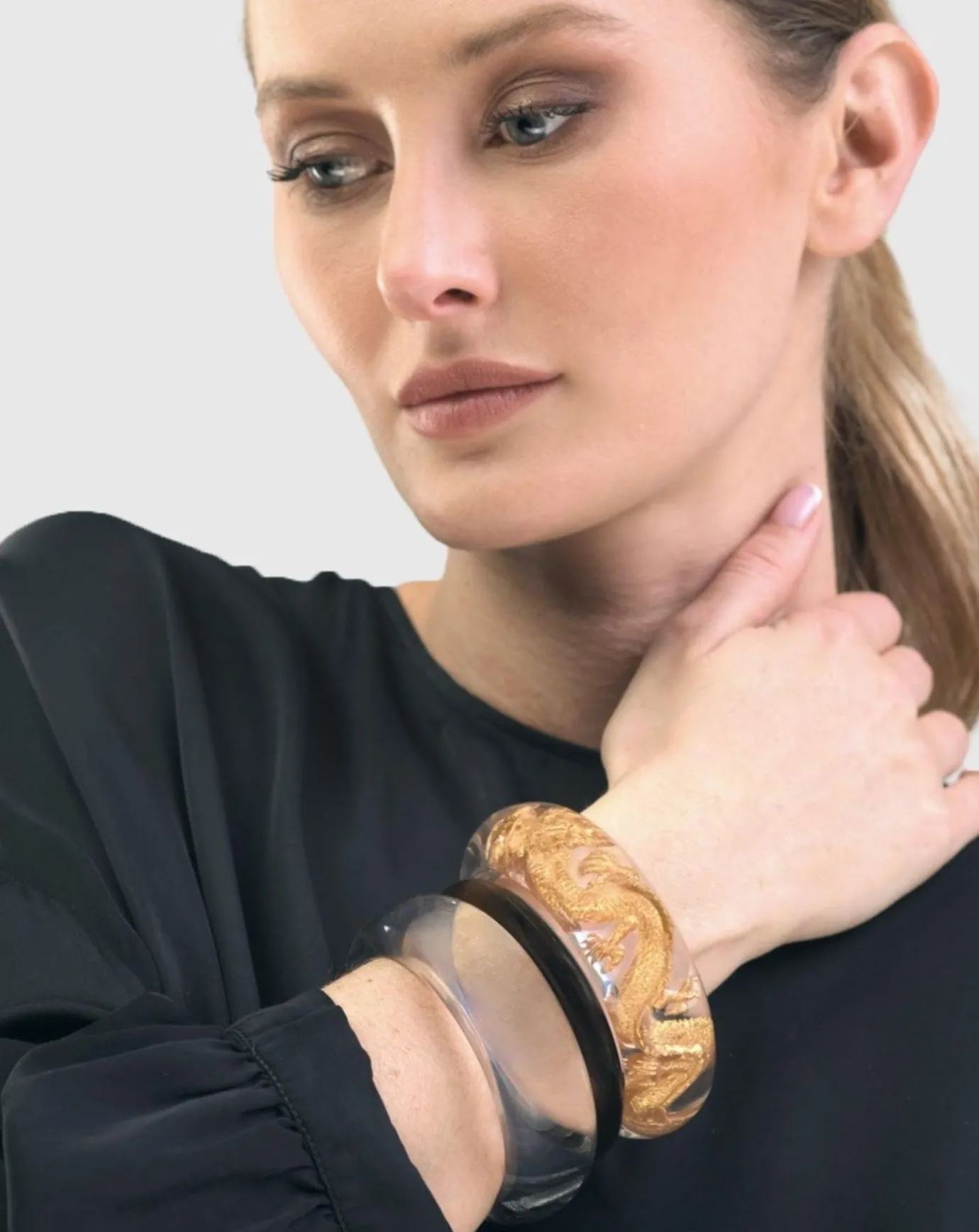 Women Alembika Accessories<Dragon Inlay Bangle Bracelet, Gold