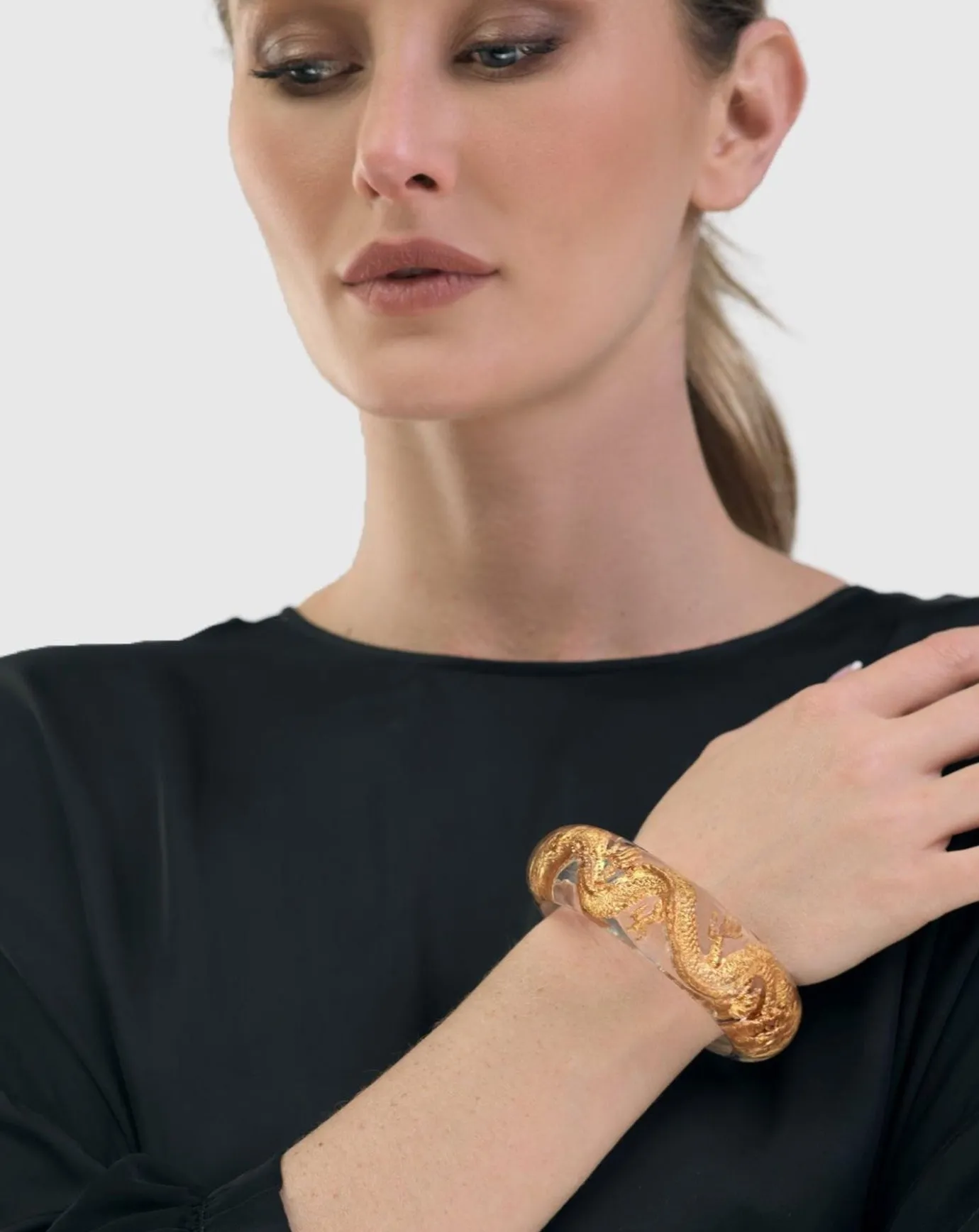 Women Alembika Accessories<Dragon Inlay Bangle Bracelet, Gold