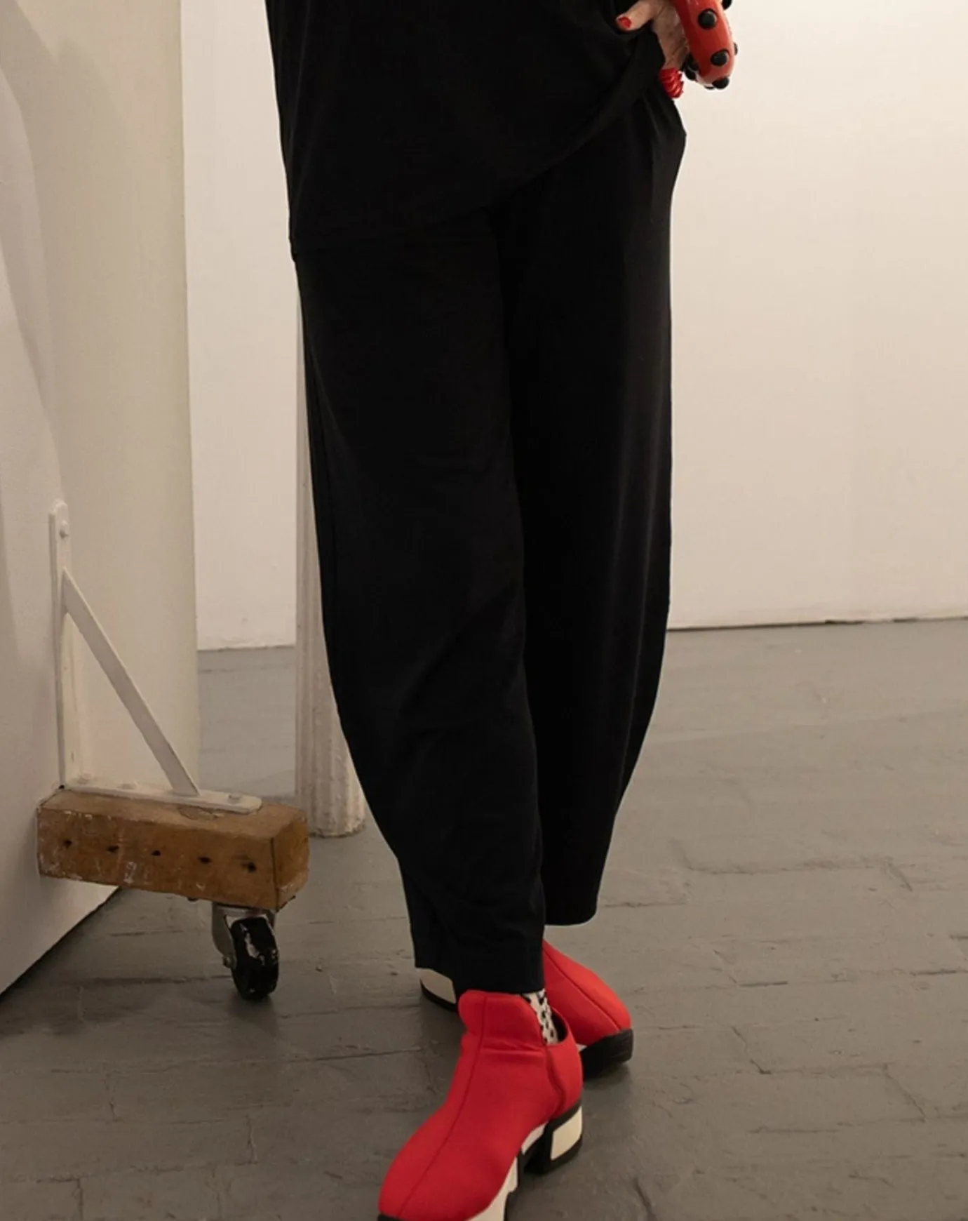 Women Alembika Pants & Skirts<Essential Flow Pants, Black