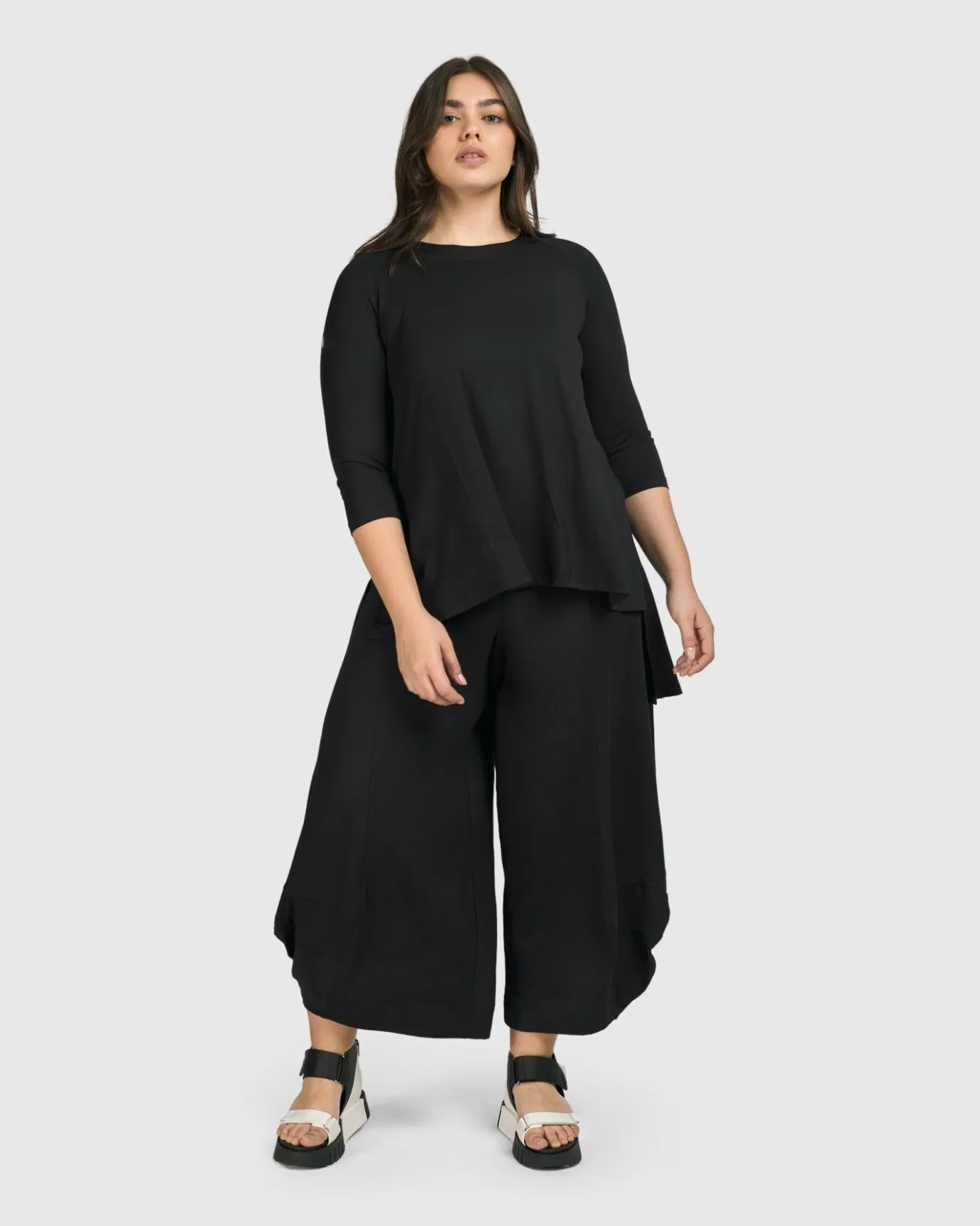 Women Alembika Plus<Essential Hi-Lo Top, Black