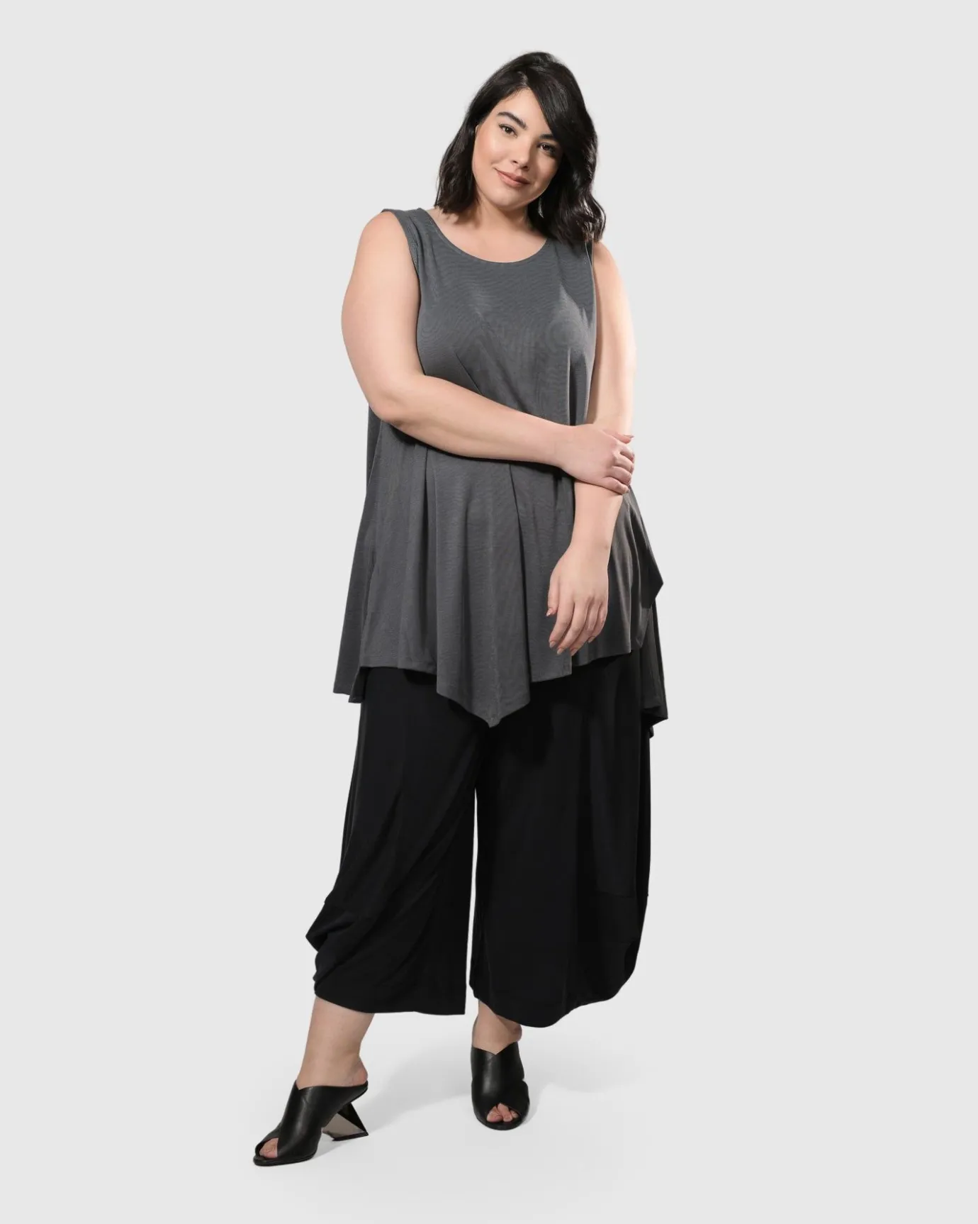 Women Alembika Tops & Tunics<Essential Joy Sleeveless Tunic Top, Grey