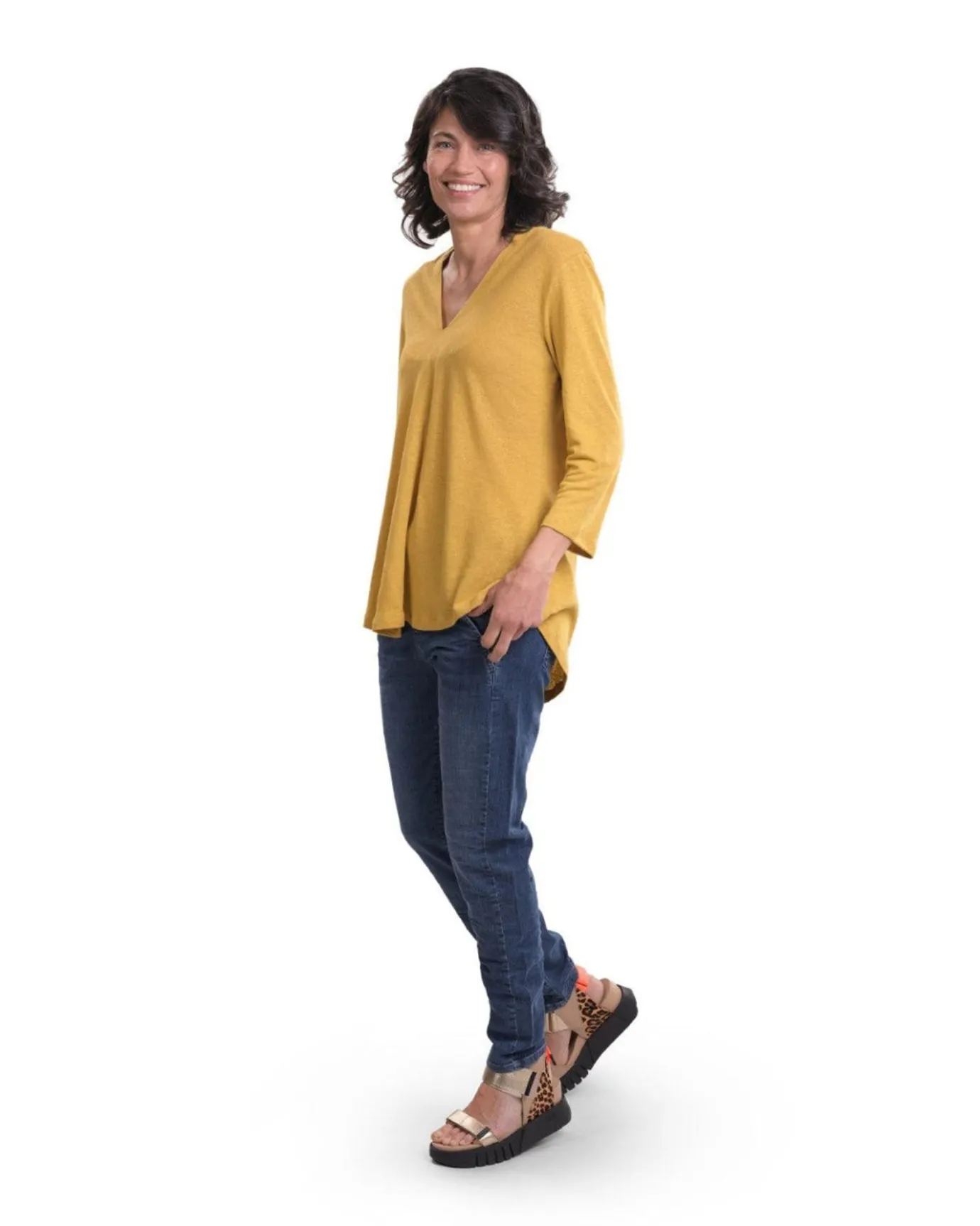 Women Alembika Plus<Essential Linen V-Neck Top, Yellow