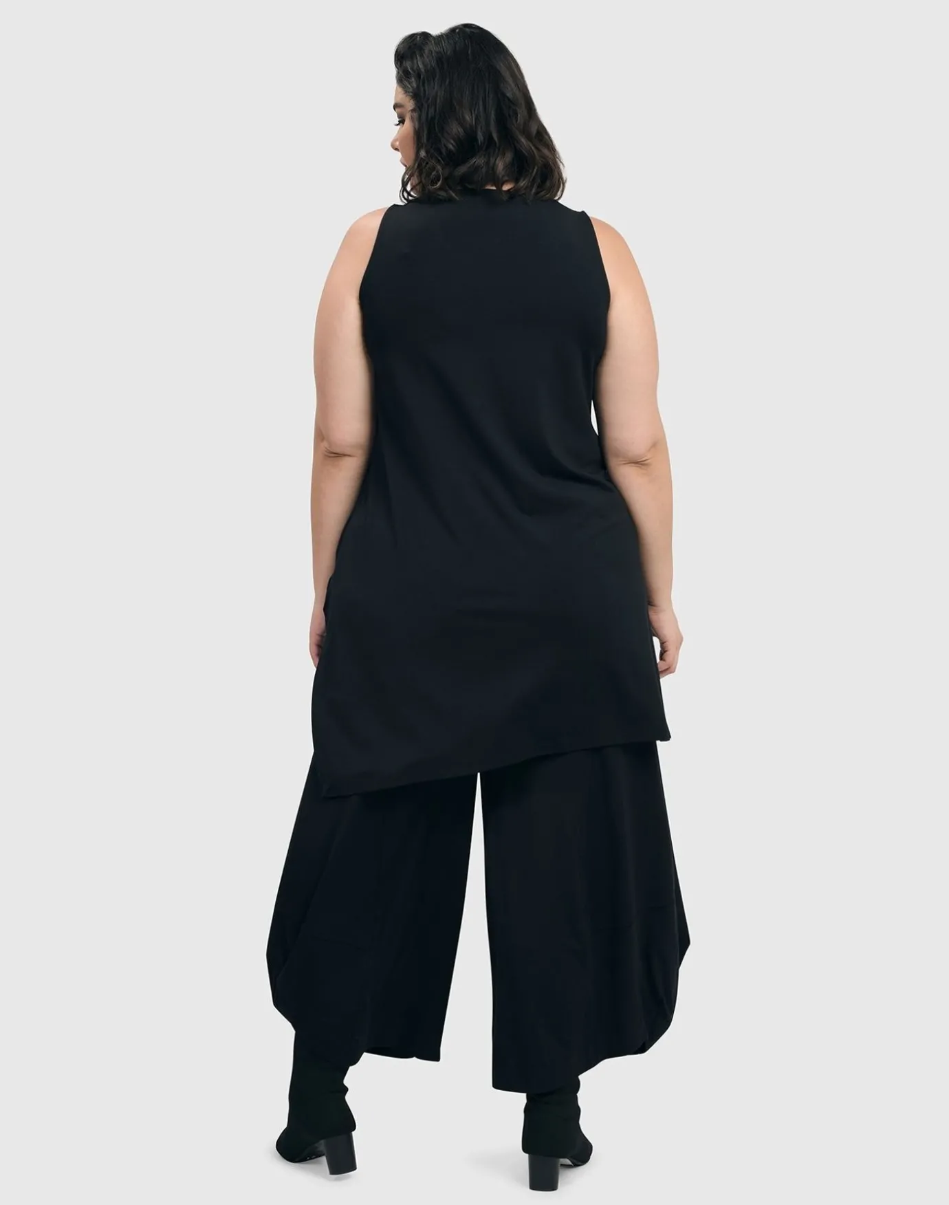 Women Alembika Tops & Tunics<Essential Sleeveless Tunic Top, Black