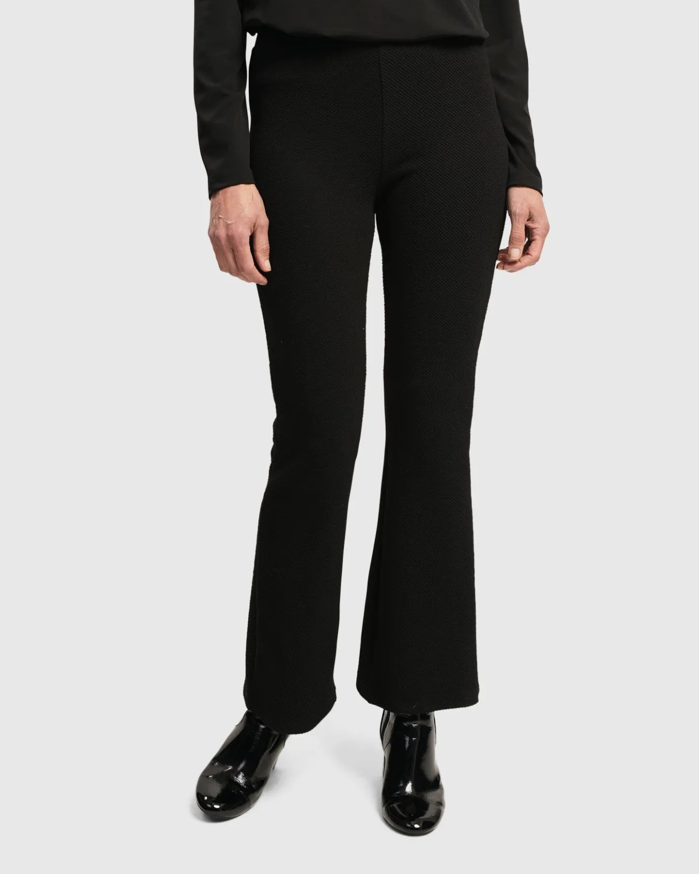 Women Alembika Pants & Skirts<Essential Toned Up Flare Pants, Black