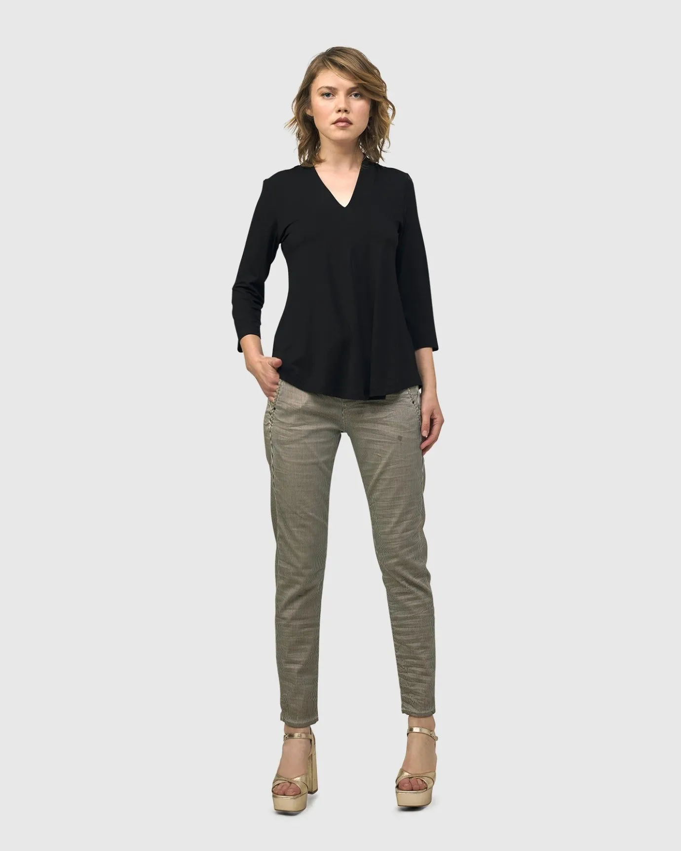 Women Alembika Tops & Tunics<Essential V-Neck Top, Black