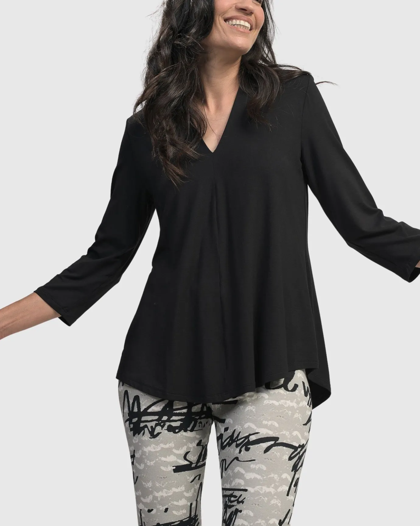 Women Alembika Tops & Tunics<Essential V-Neck Top, Black