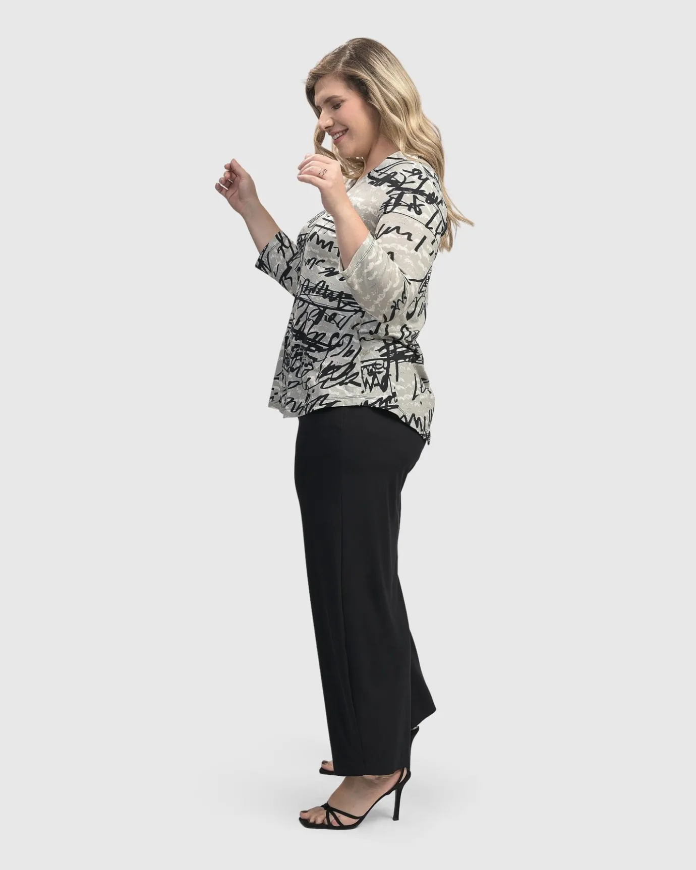 Women Alembika Tops & Tunics<Flirty Signature V Neck Top, Script