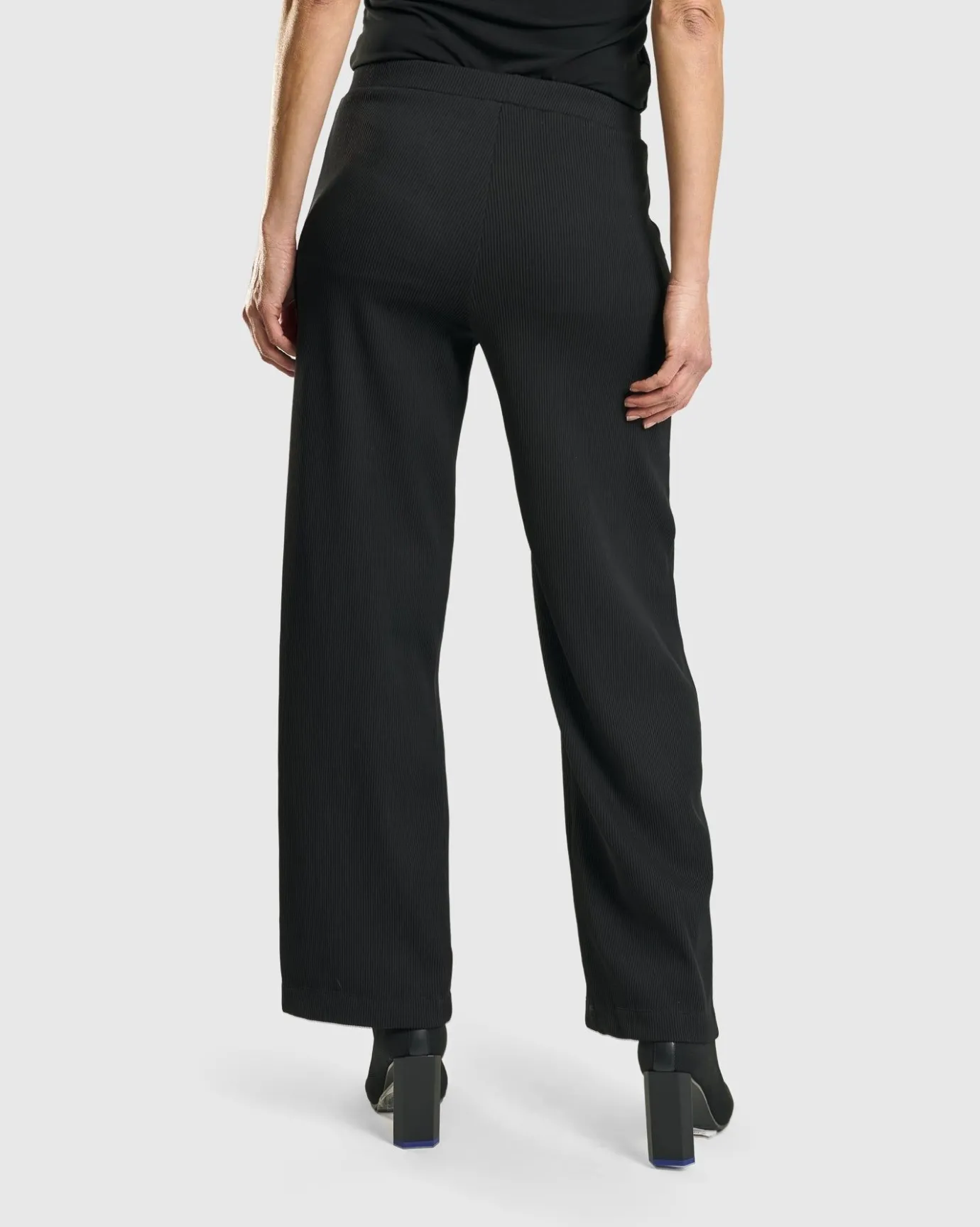 Women Alembika Pants & Skirts<Galleria Trousers, Black