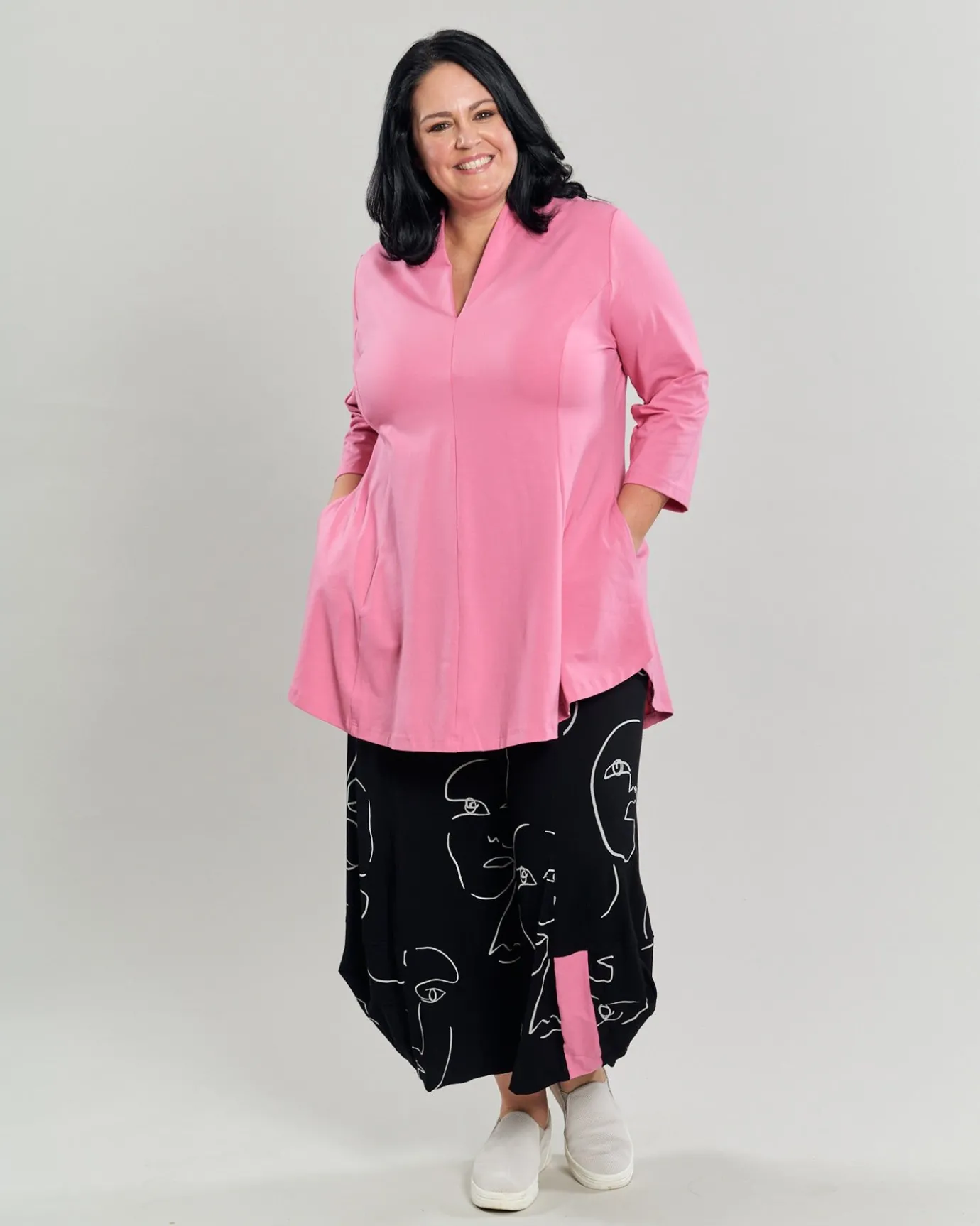 Women Alembika Tops & Tunics<Gloria V-Neck Tunic Top, Bazooka