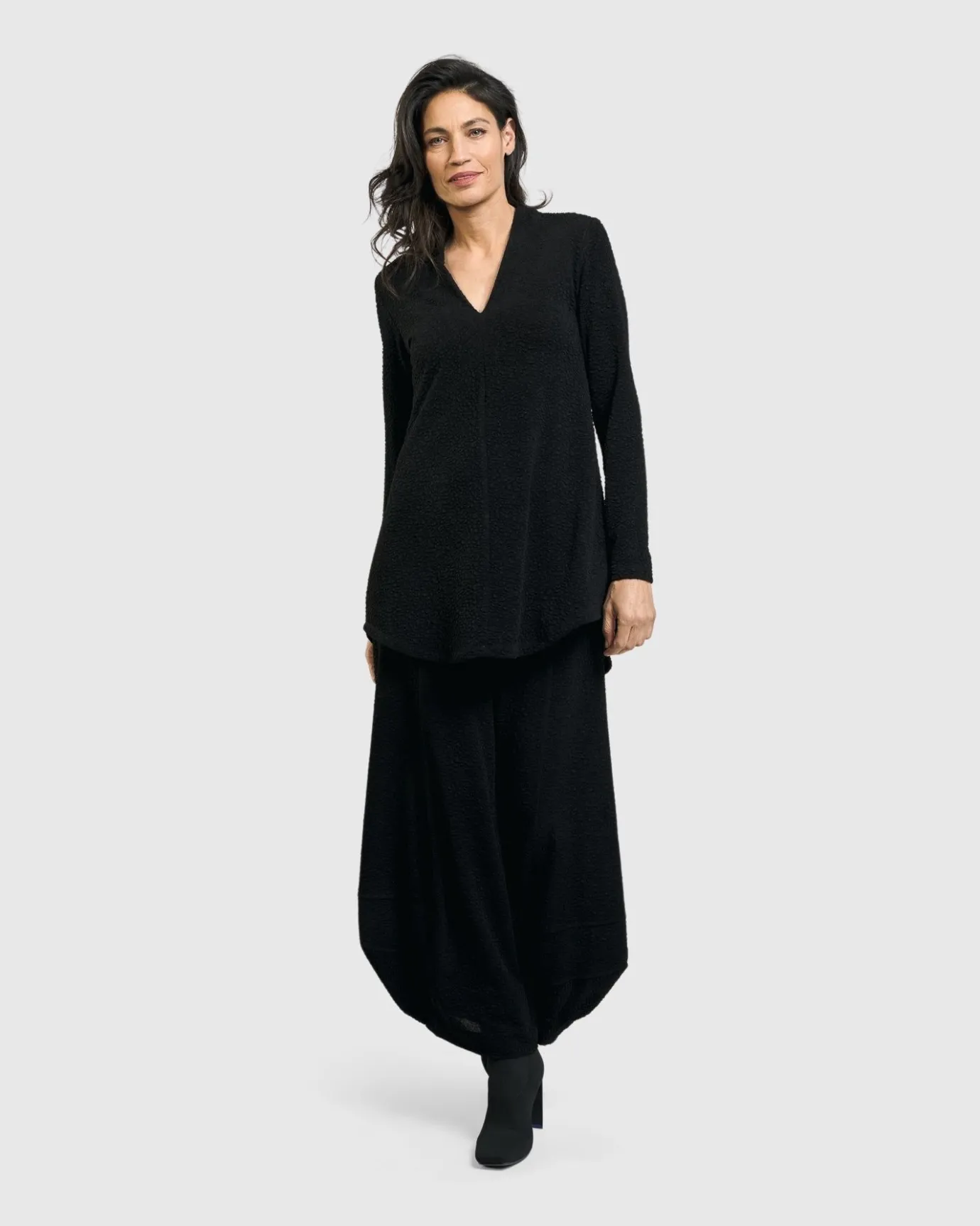 Women Alembika Tops & Tunics<Jacquard V-Neck Tunic Top, Black