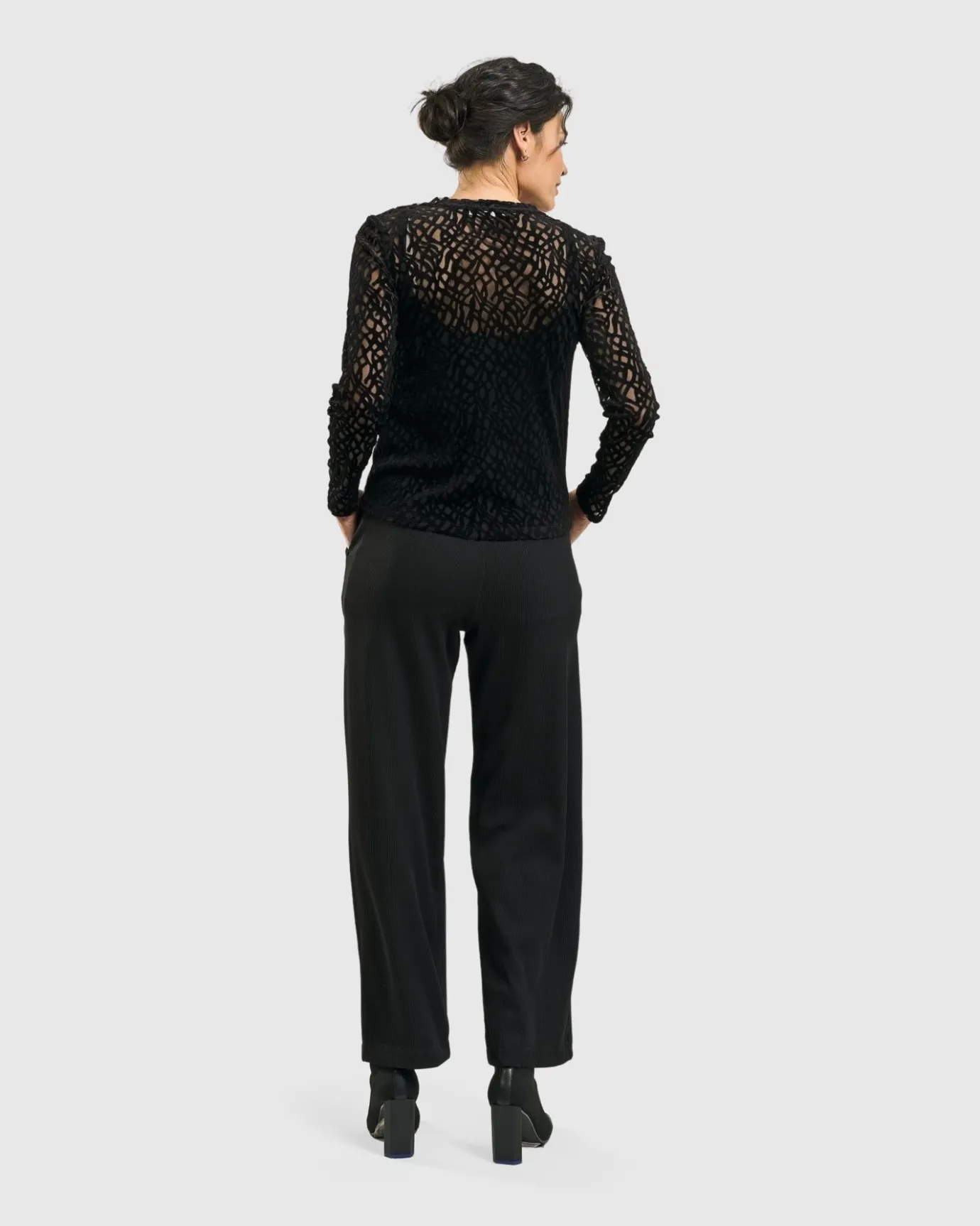 Women Alembika Jackets<Kuzco Cropped Cardigan Top, Gold