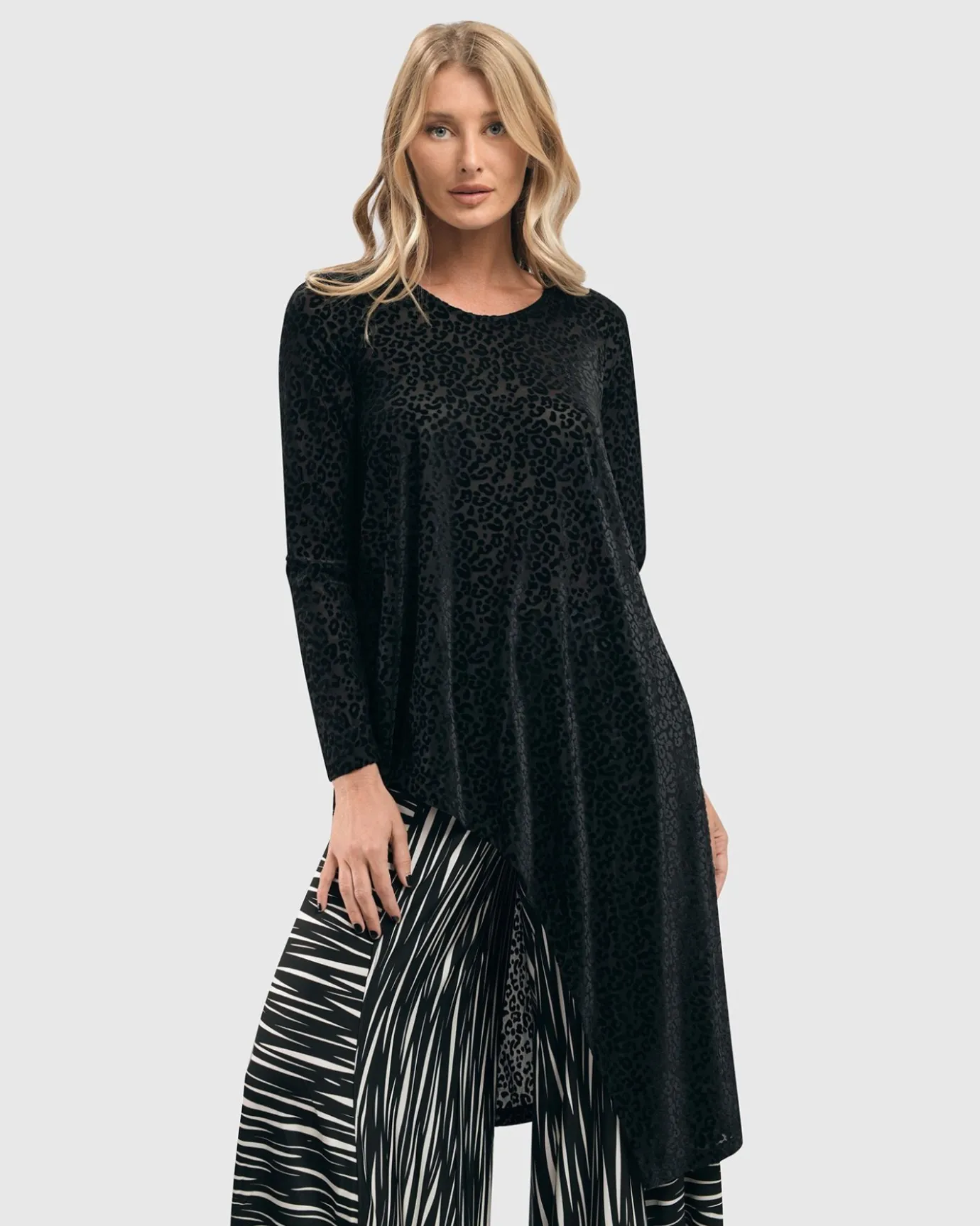 Women Alembika Tops & Tunics<Leo Flocked Velvet Hi-Lo Tunic Top, Black