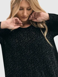Women Alembika Plus<Leo Flocked Velvet Hi-Lo Tunic Top, Black