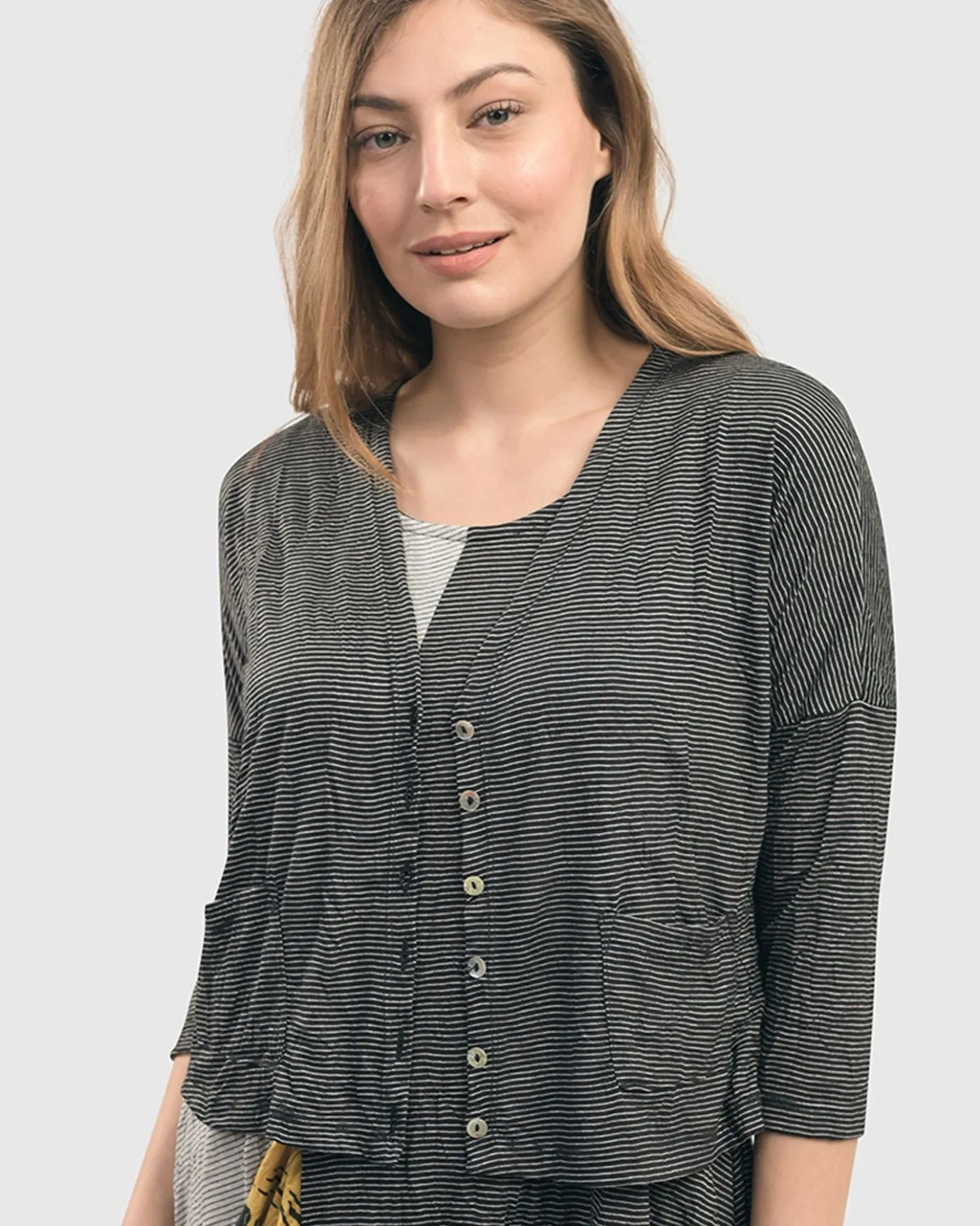 Women Alembika Jackets<Linea Crinkle Crop Cardy, Black