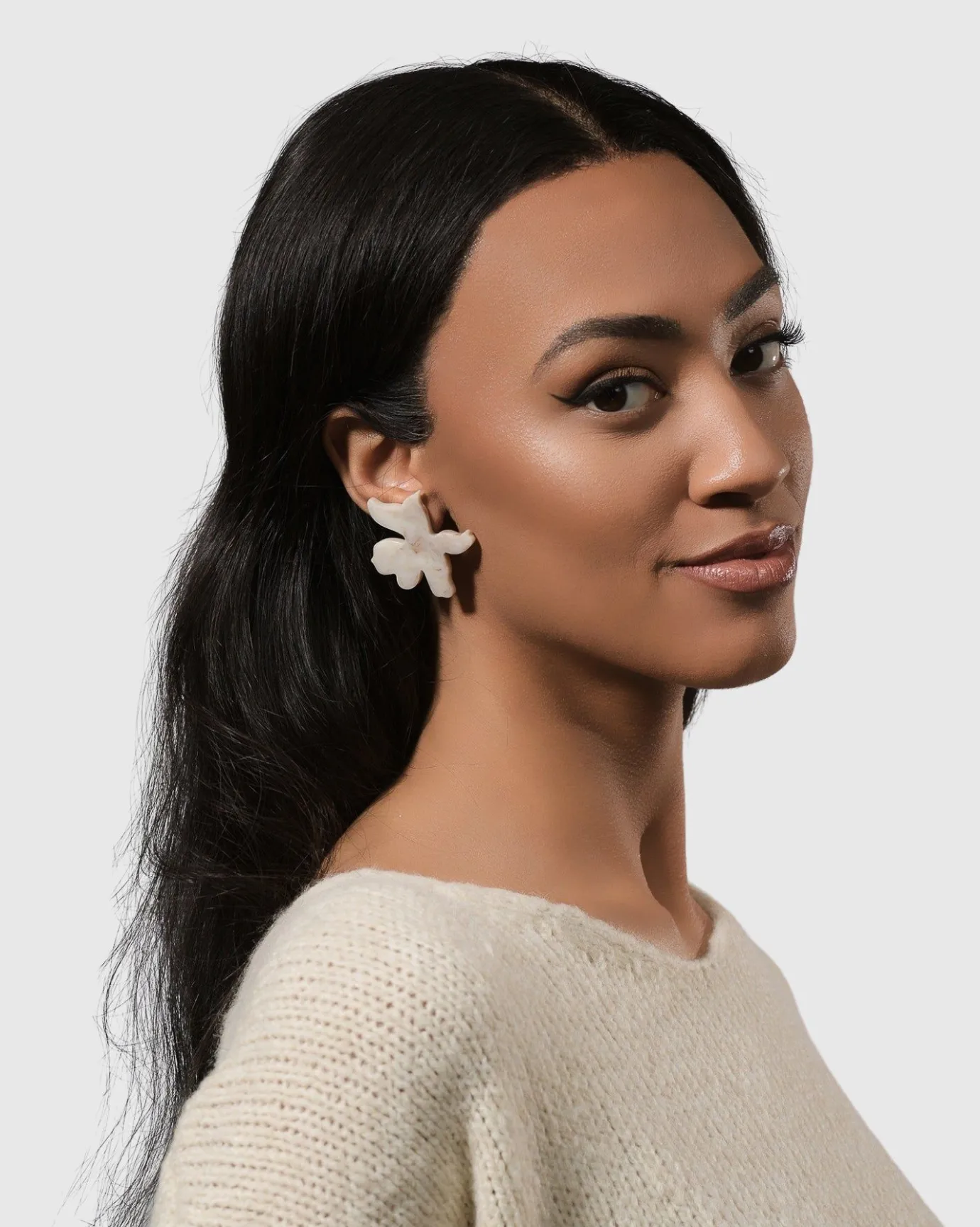 Women Alembika Jewelry<Lotus Clip Earrings, Oat
