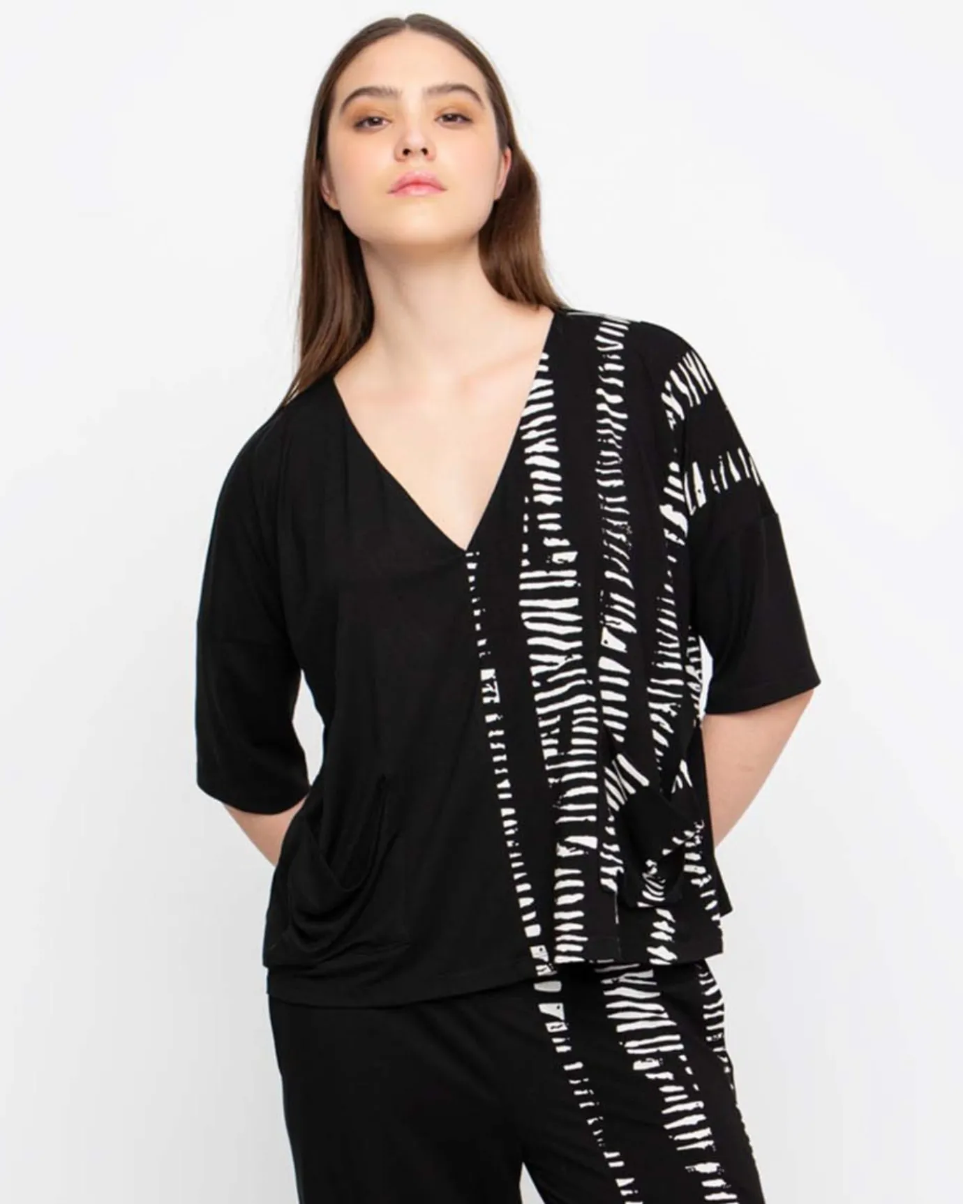 Women Alembika Tops & Tunics<Ozai N Ku Bliss V-Neck Top, Black