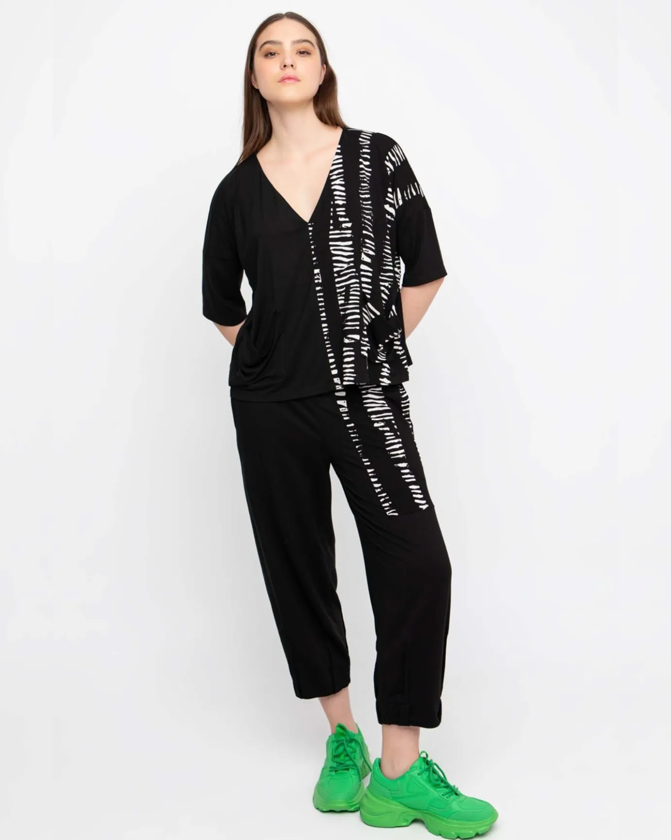 Women Alembika Tops & Tunics<Ozai N Ku Bliss V-Neck Top, Black