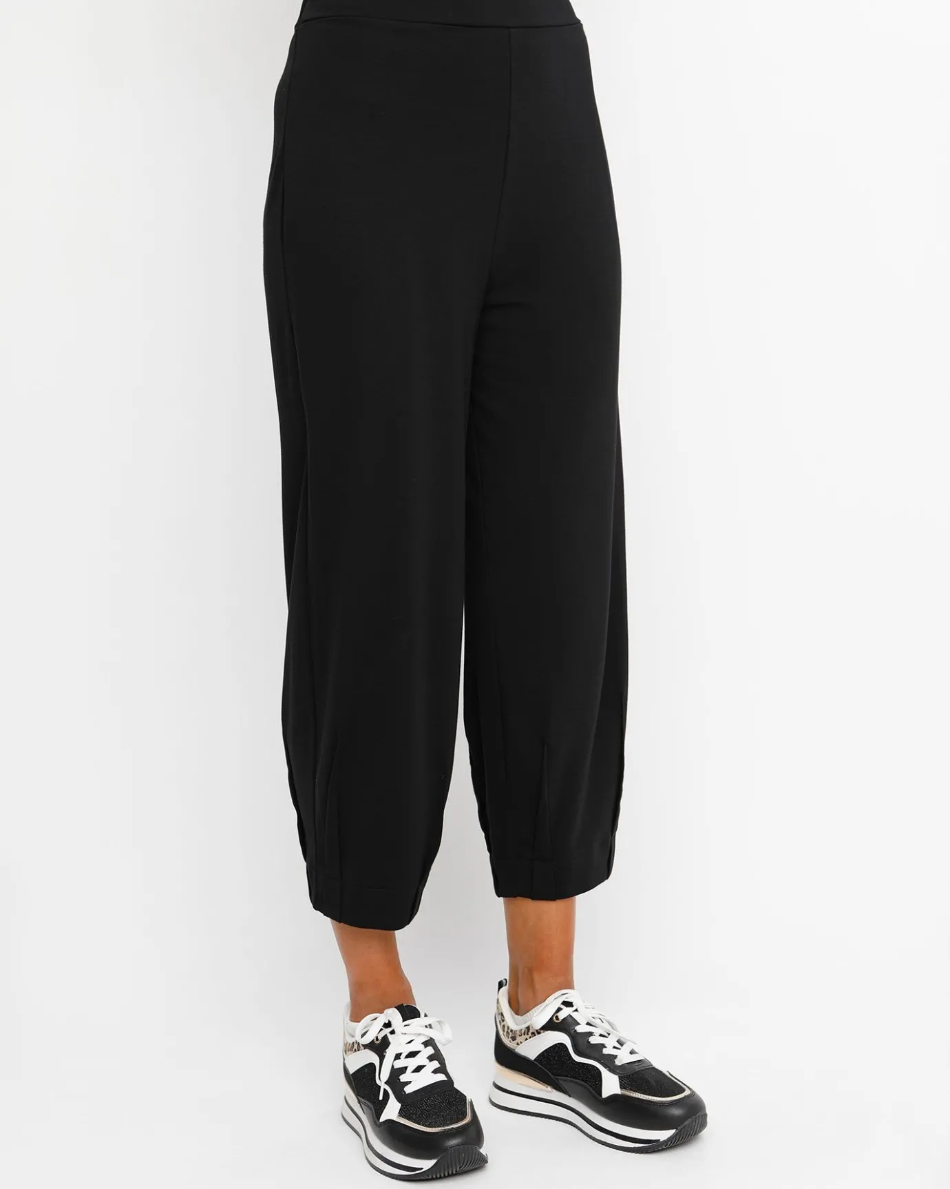 Women Alembika Pants & Skirts<Ozai N Ku Cropped Slim Pants, Black