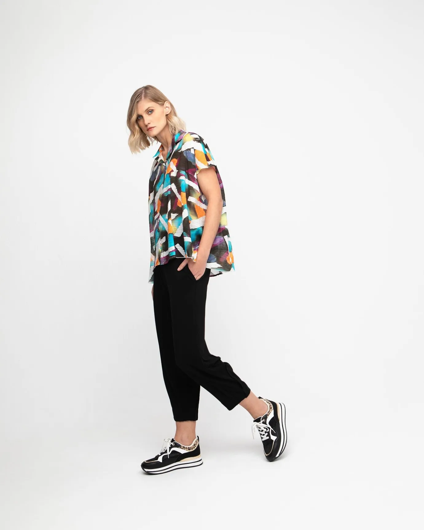 Women Alembika Pants & Skirts<Ozai N Ku Cropped Slim Pants, Black
