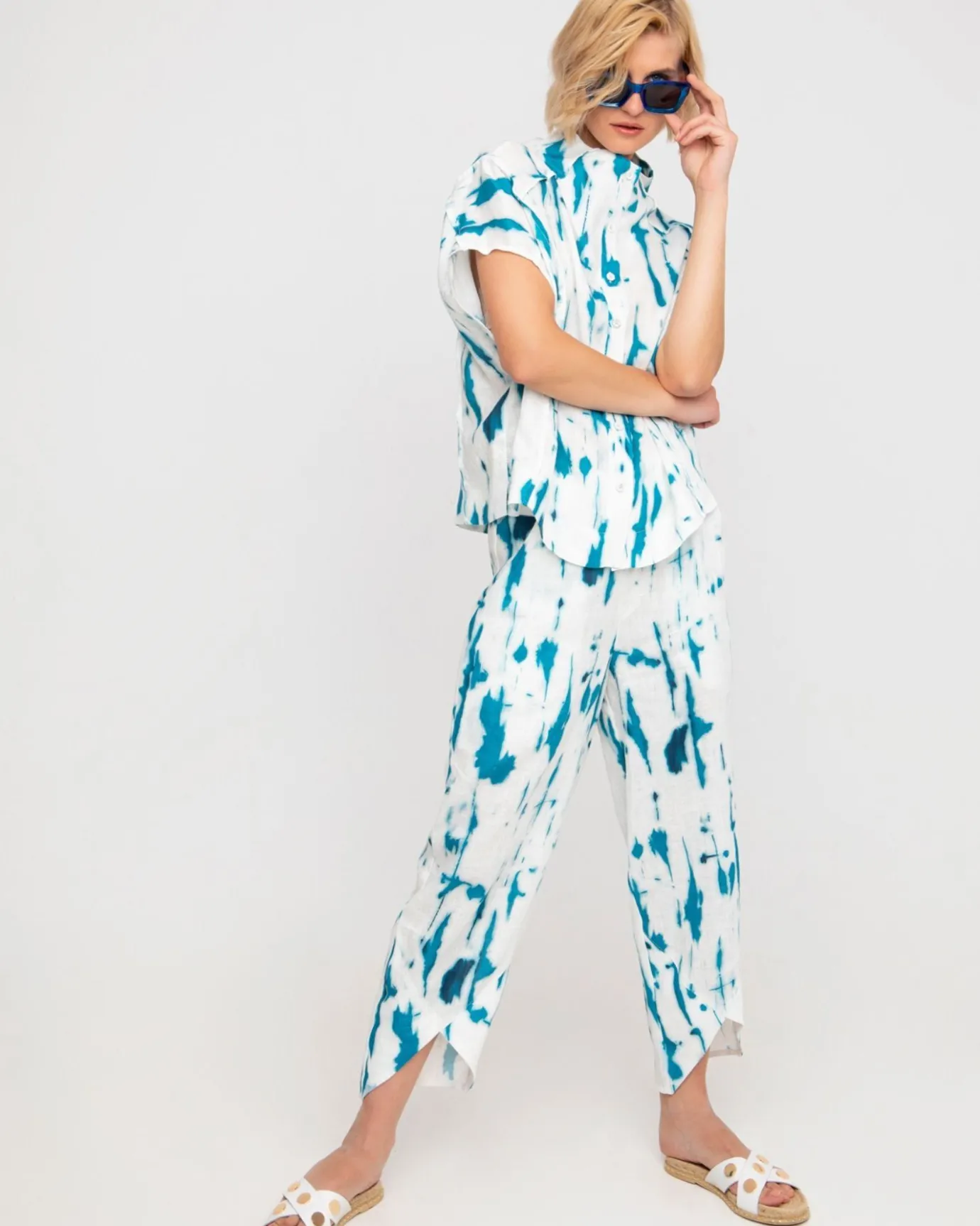 Women Alembika Pants & Skirts<Ozai N Ku Island Linen Tulip Pants, White/Turquoise