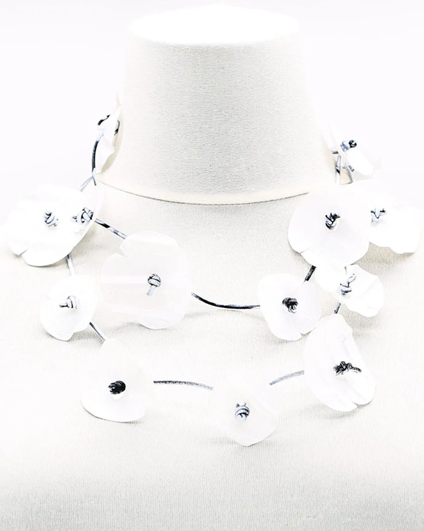 Women Alembika Accessories<Poppy Flower Necklace, White