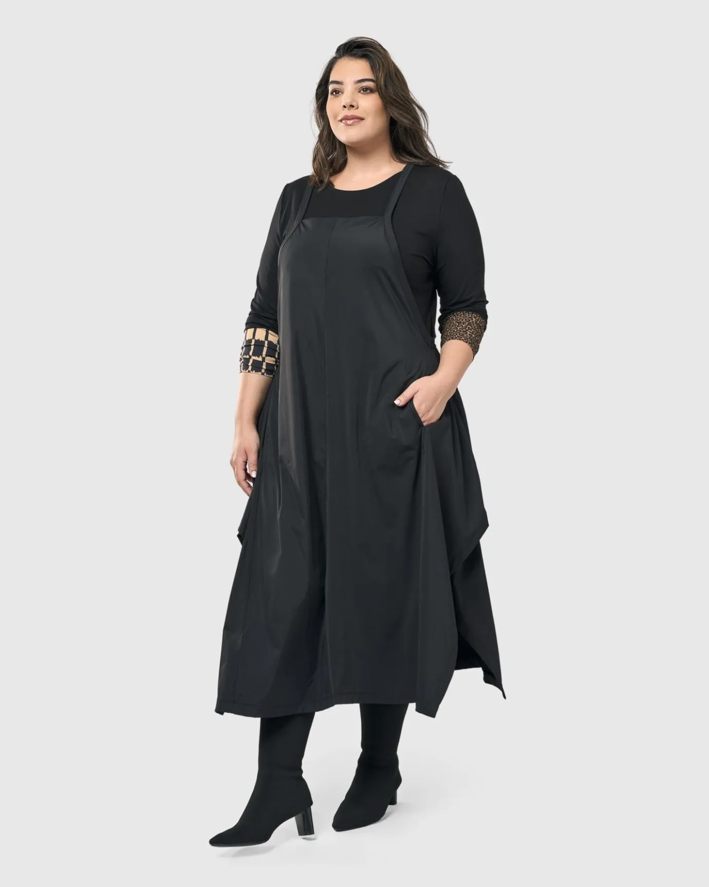 Women Alembika Plus<Shelley Apron Dress, Black