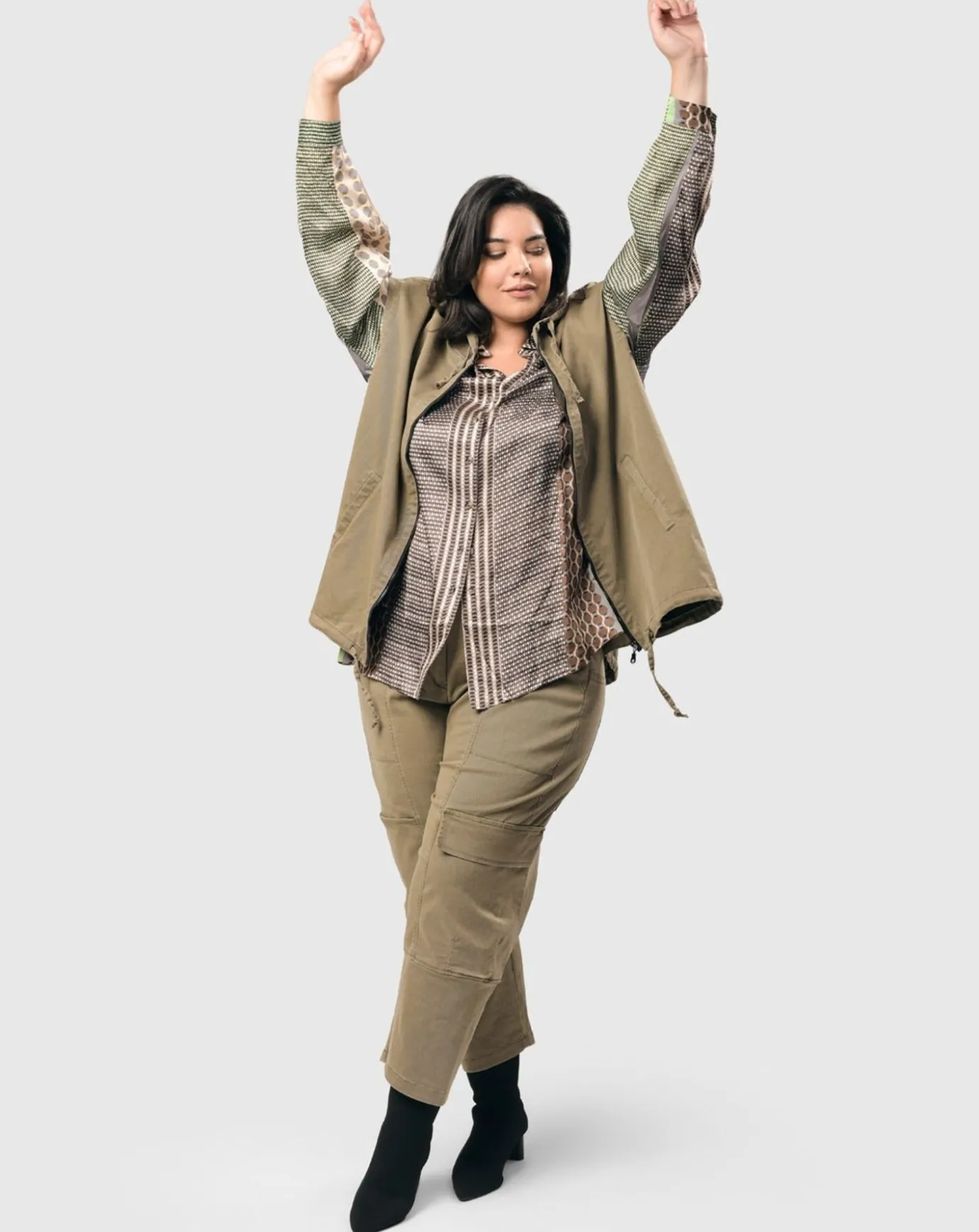 Women Alembika Jackets<Soft Twill Drawstring Vest, Khaki