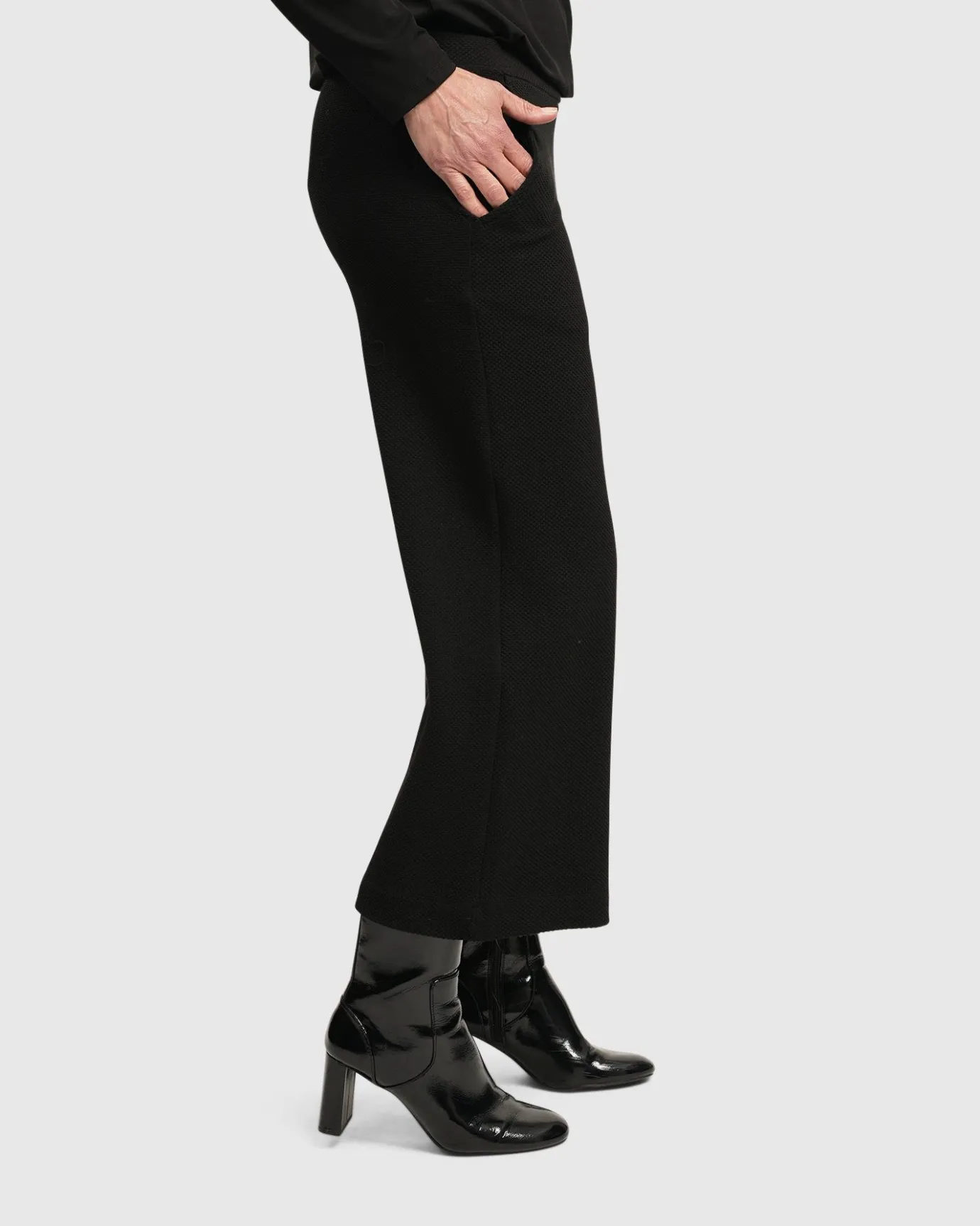 Women Alembika Plus<Superb Waffle Weave Ankle Pants, Black