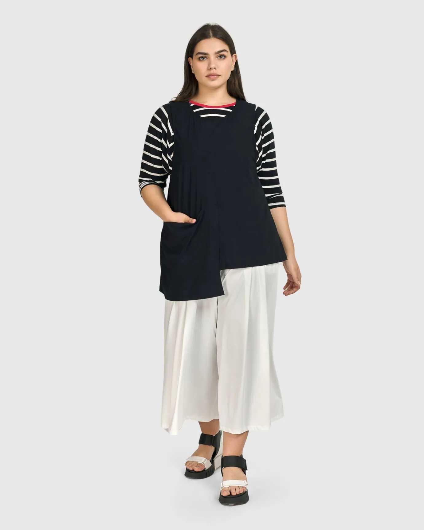 Women Alembika Plus<Tekbika Notre Dame Apron Vest, Black