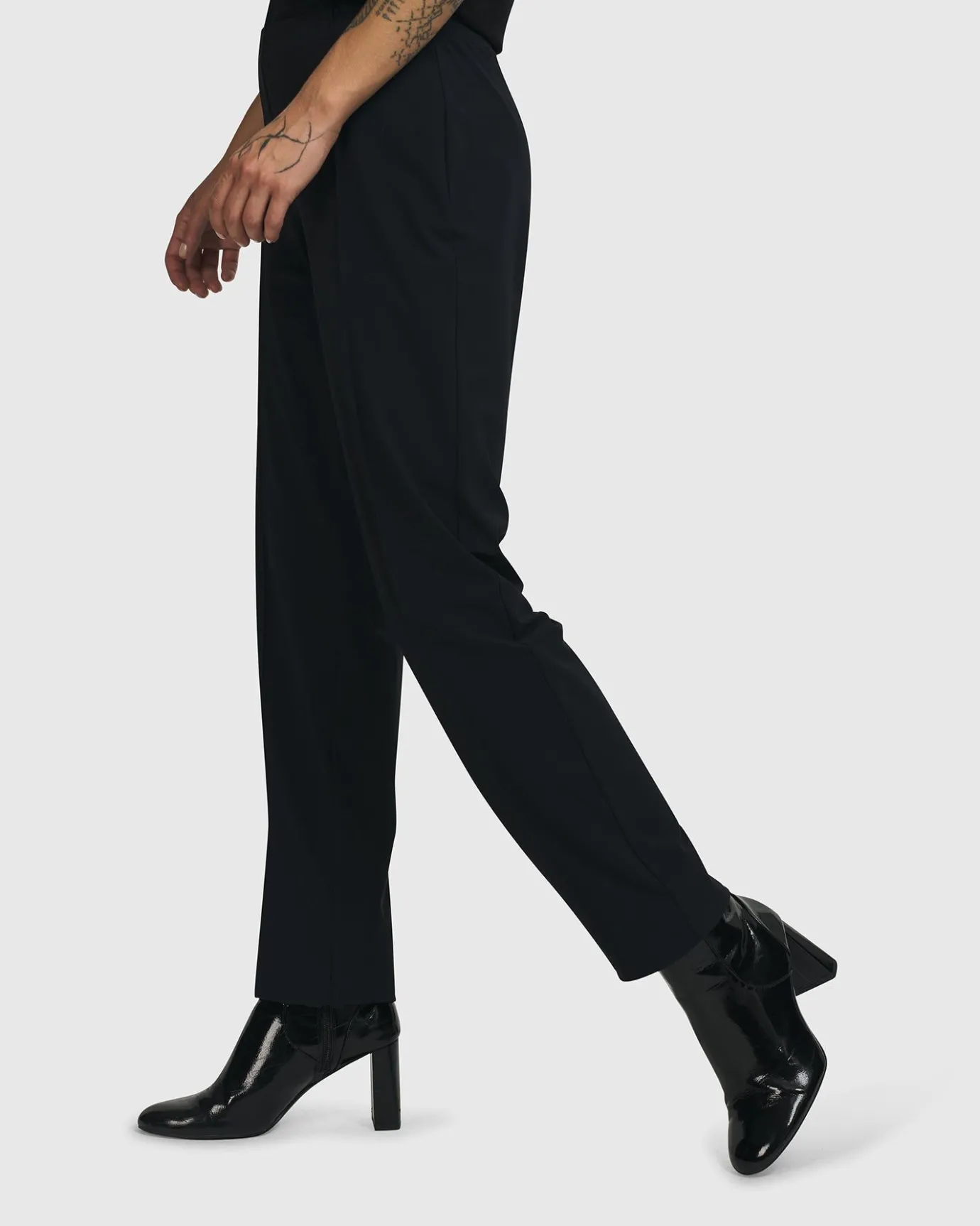 Women Alembika Plus<Trinity Slim Pants, Black