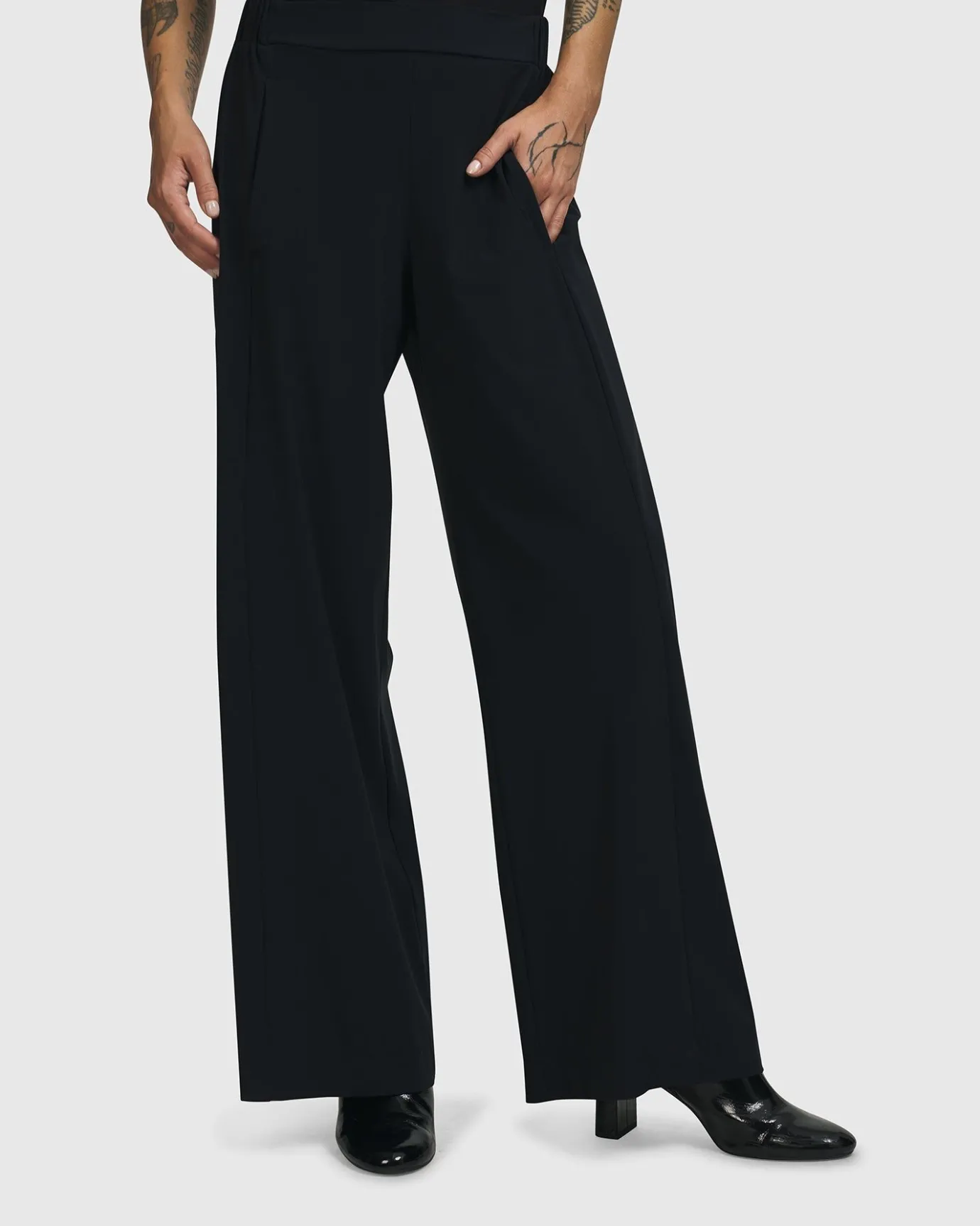Women Alembika Plus<Trinity Straight Leg Pants, Black