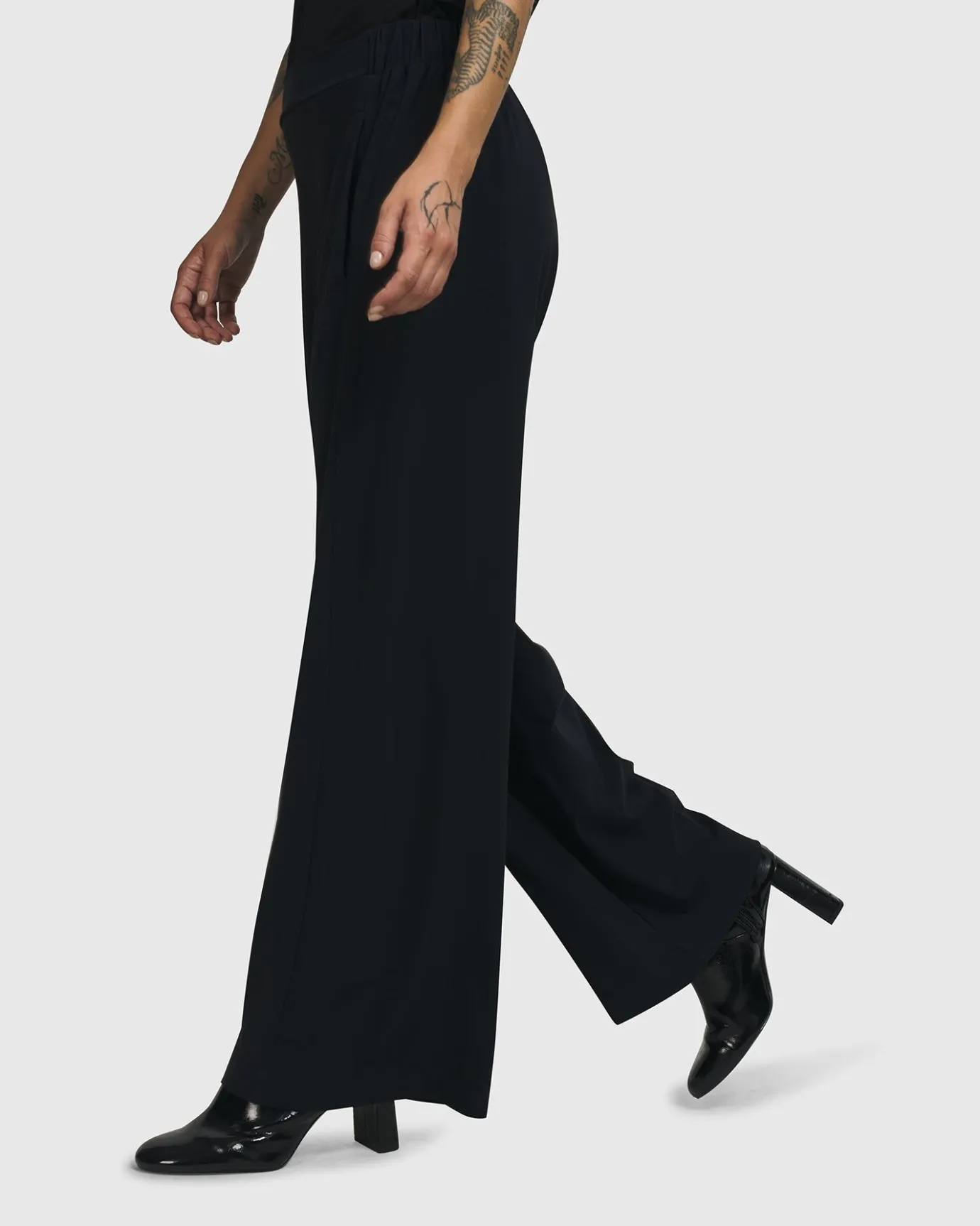 Women Alembika Pants & Skirts<Trinity Straight Leg Pants, Black