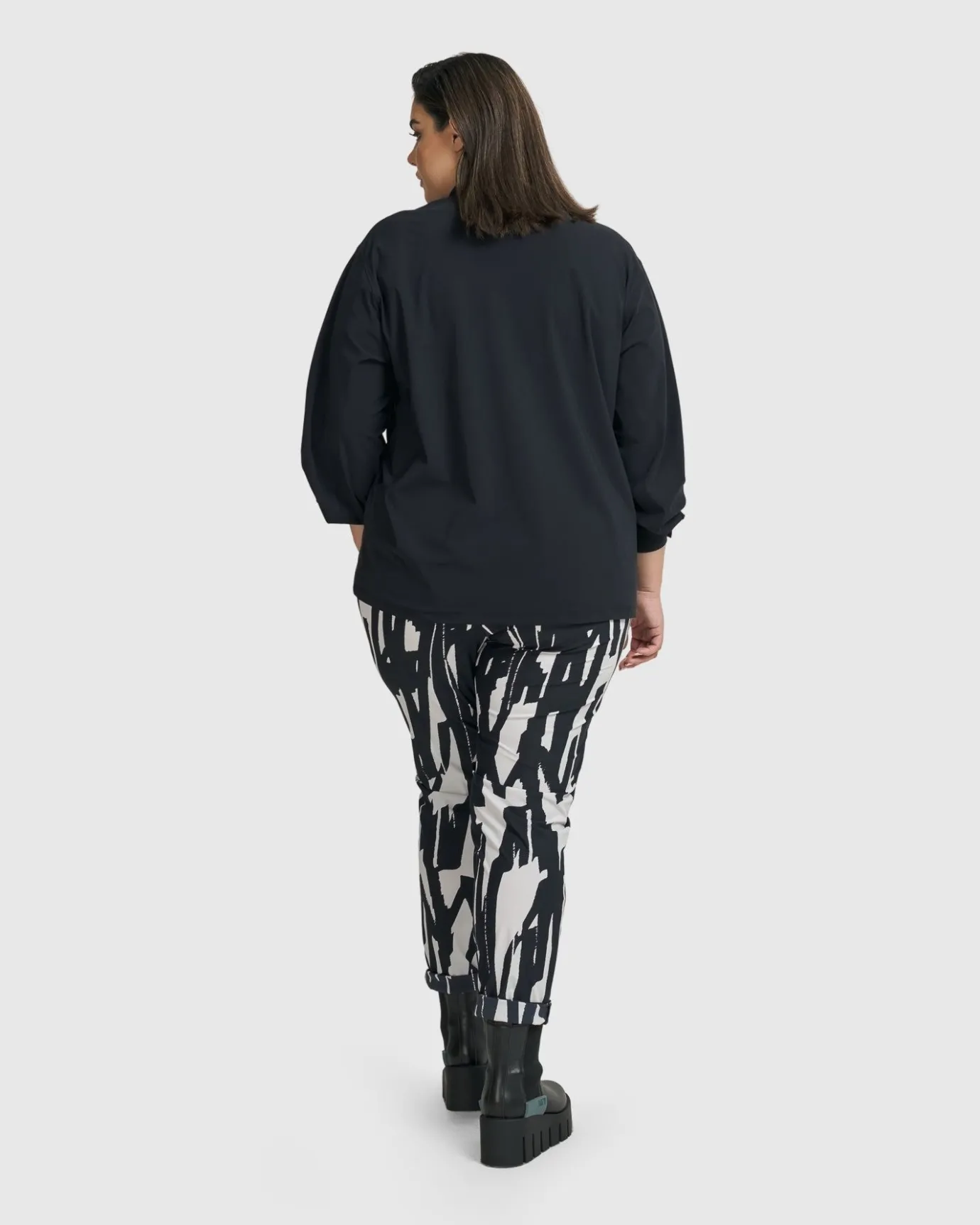 Women Alembika Plus<Trinity V-Neck Pullover Top, Black