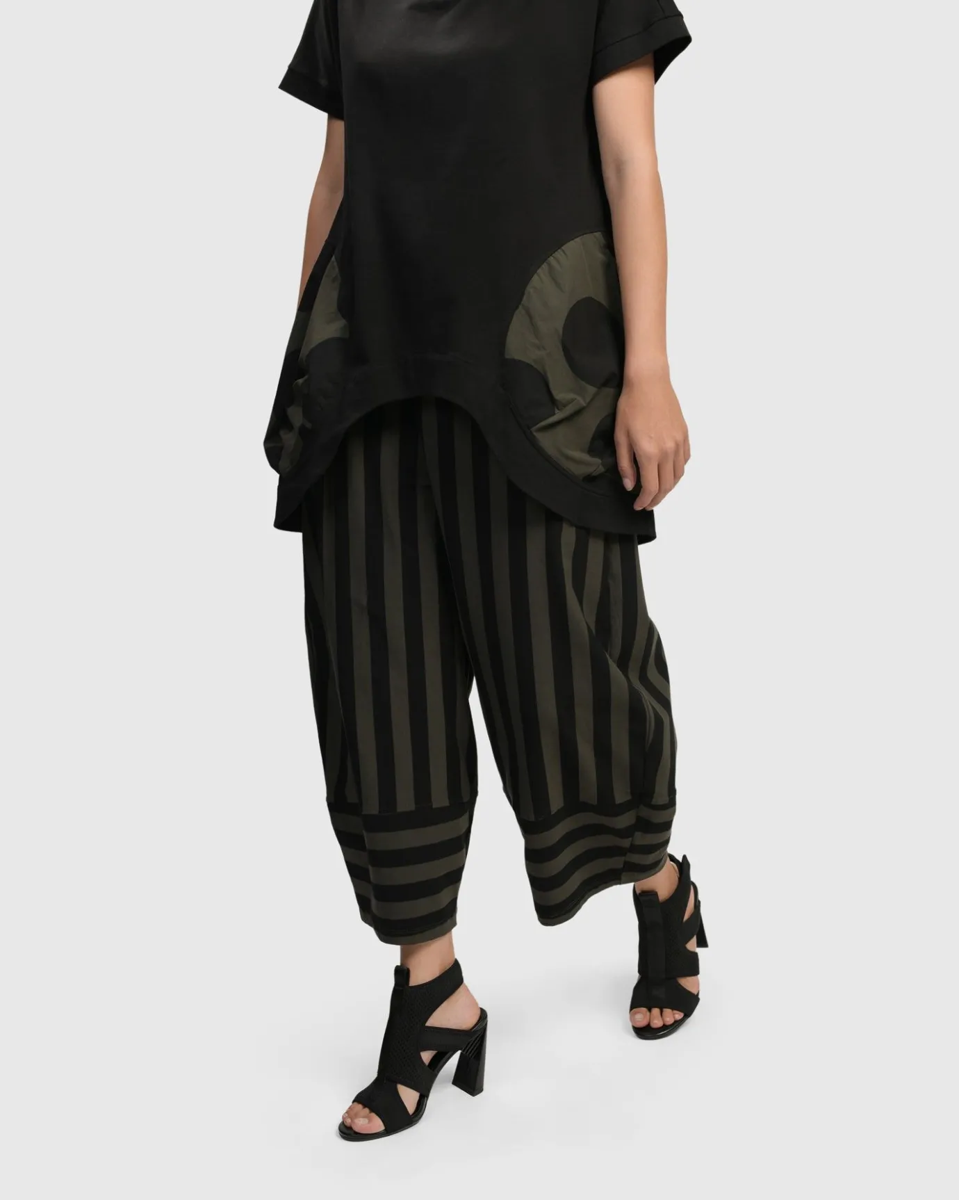 Women Alembika Tops & Tunics<Urban Bells Tunic Top, Khaki