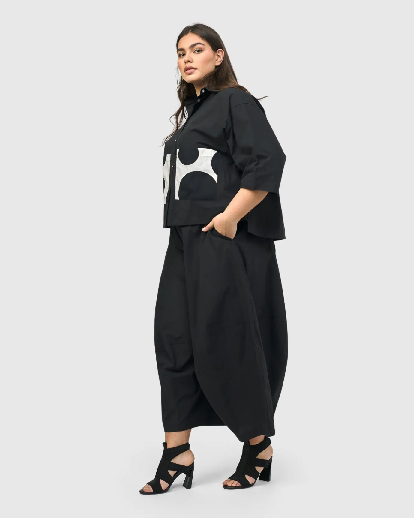 Women Alembika Plus<Urban Carnegie Cropped Shirt, Mono
