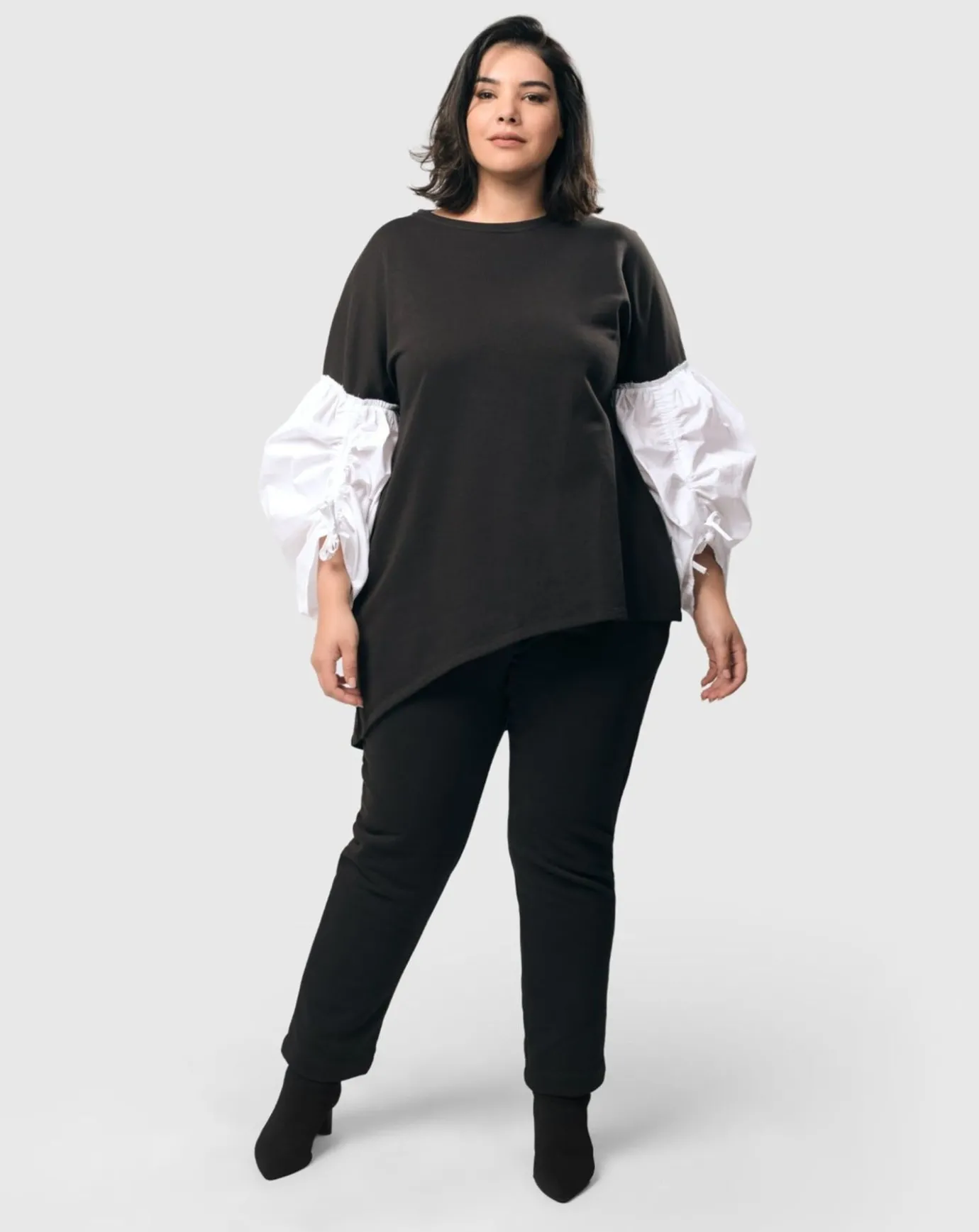 Women Alembika Plus<Urban Cinch Tunic Top, White/Black