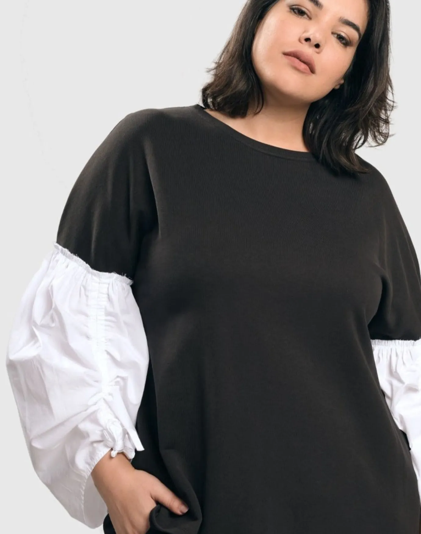 Women Alembika Plus<Urban Cinch Tunic Top, White/Black
