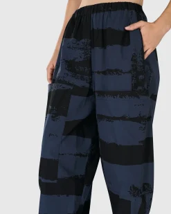 Women Alembika Pants & Skirts<Urban Codex Barrel Pants, Navy