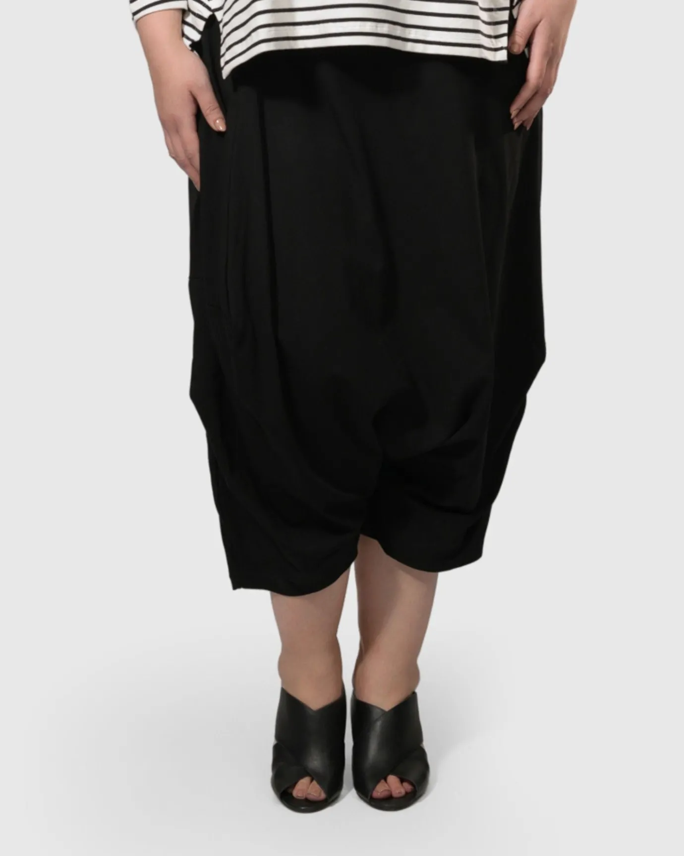 Women Alembika Plus<Urban Crop Harem Pants, Black