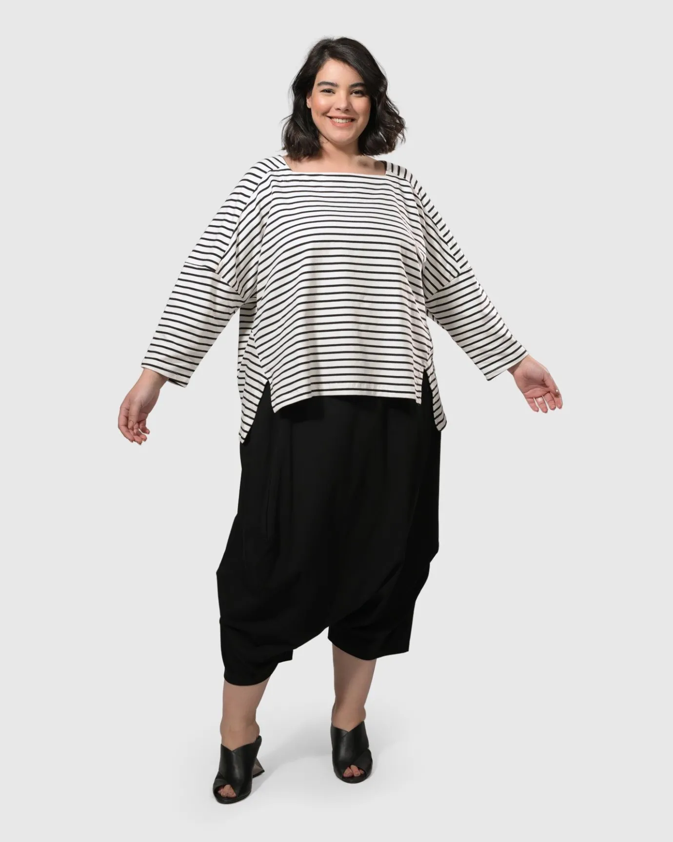 Women Alembika Plus<Urban Crop Harem Pants, Black